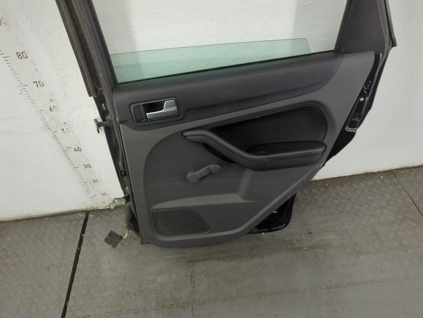 Дверь задняя правая