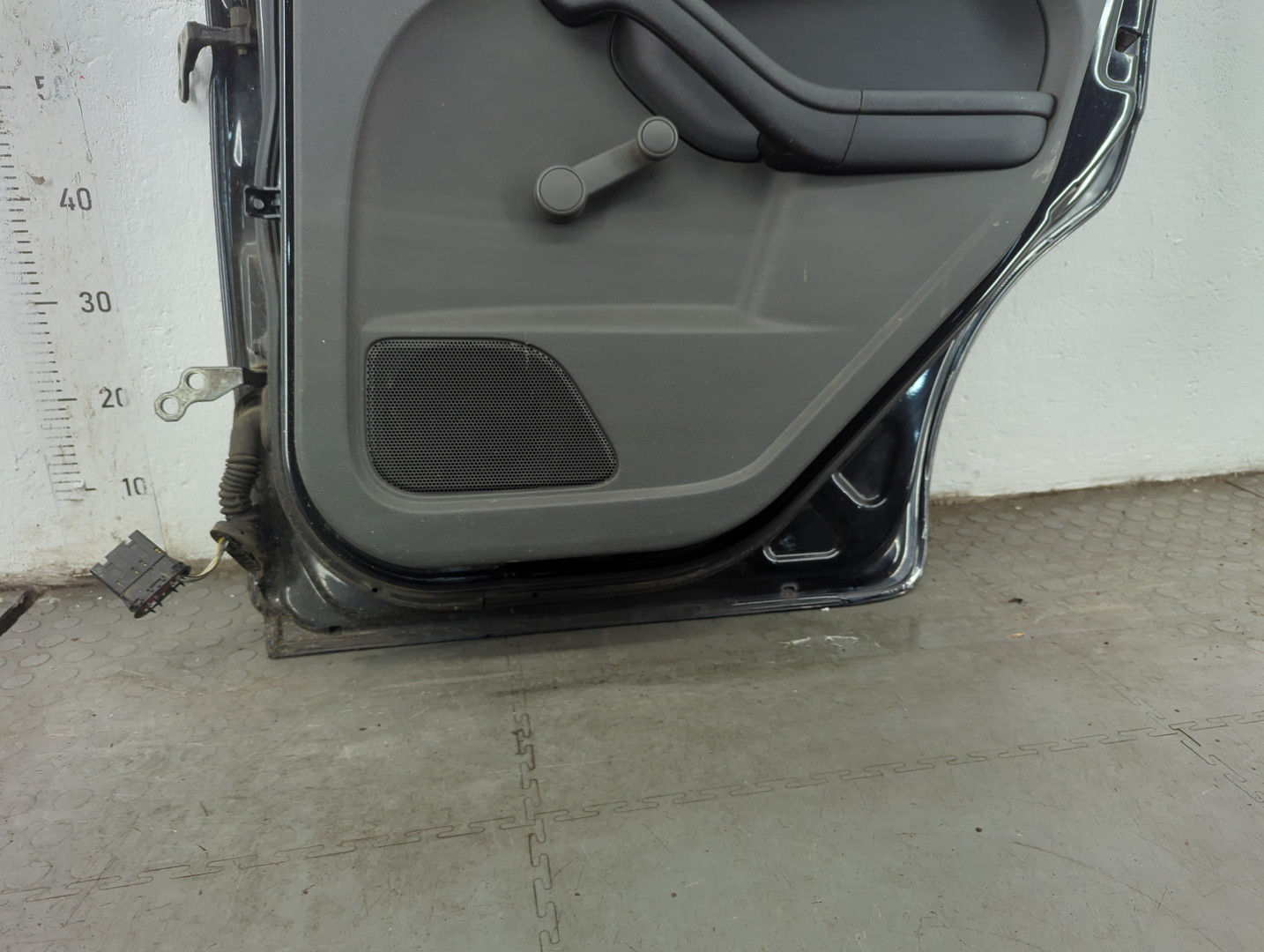 Дверь задняя правая