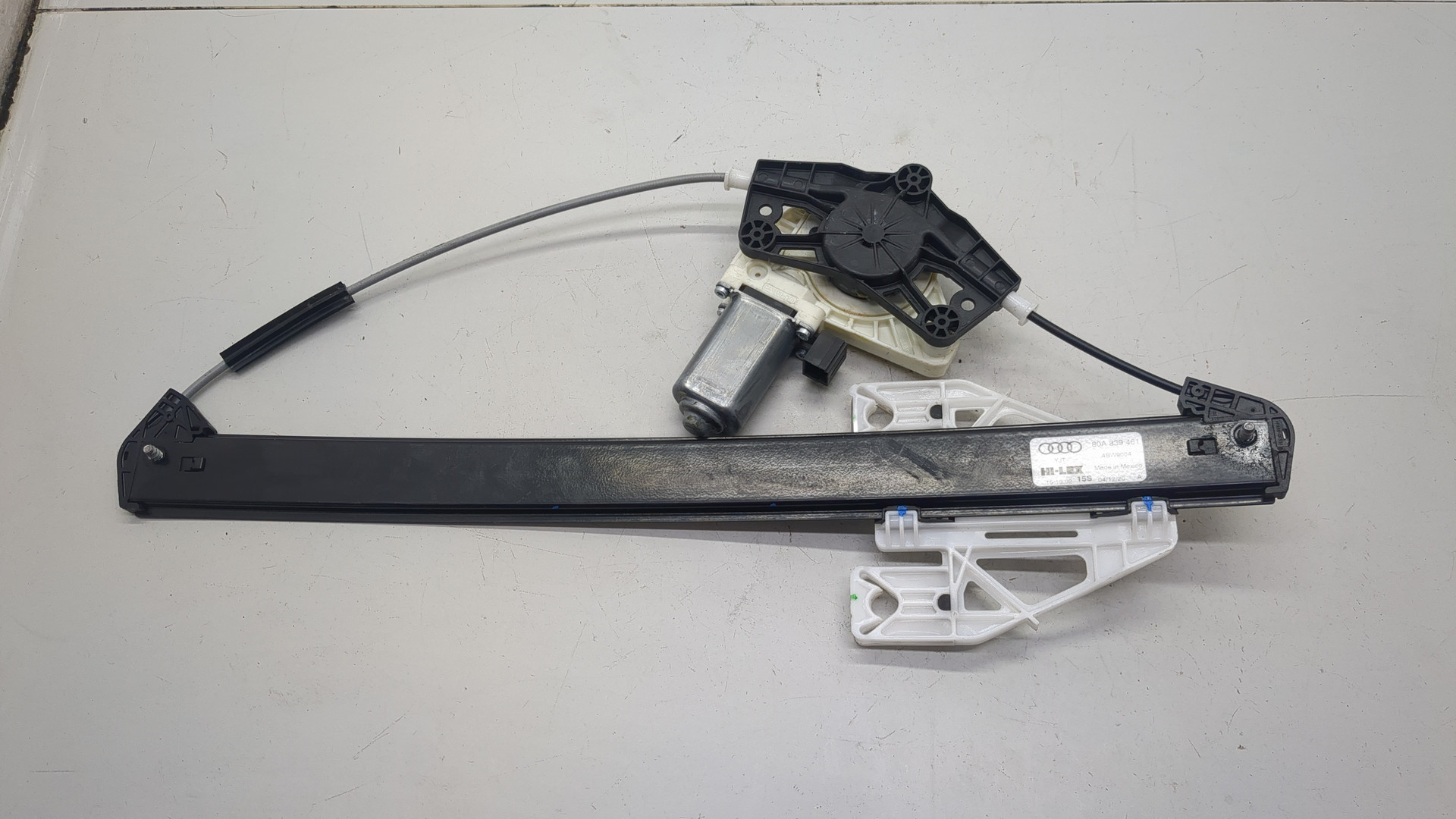 Стеклоподъемник электр. задний левый