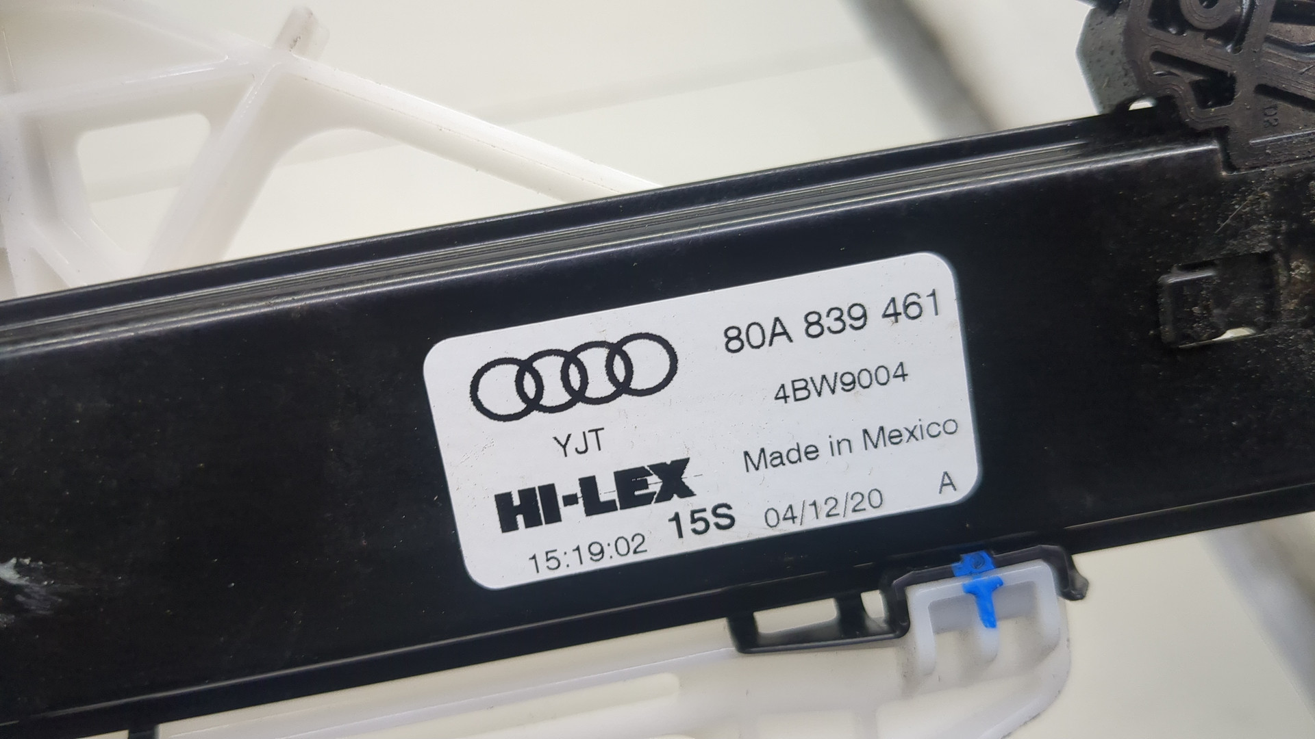 Стеклоподъемник электр. задний левый