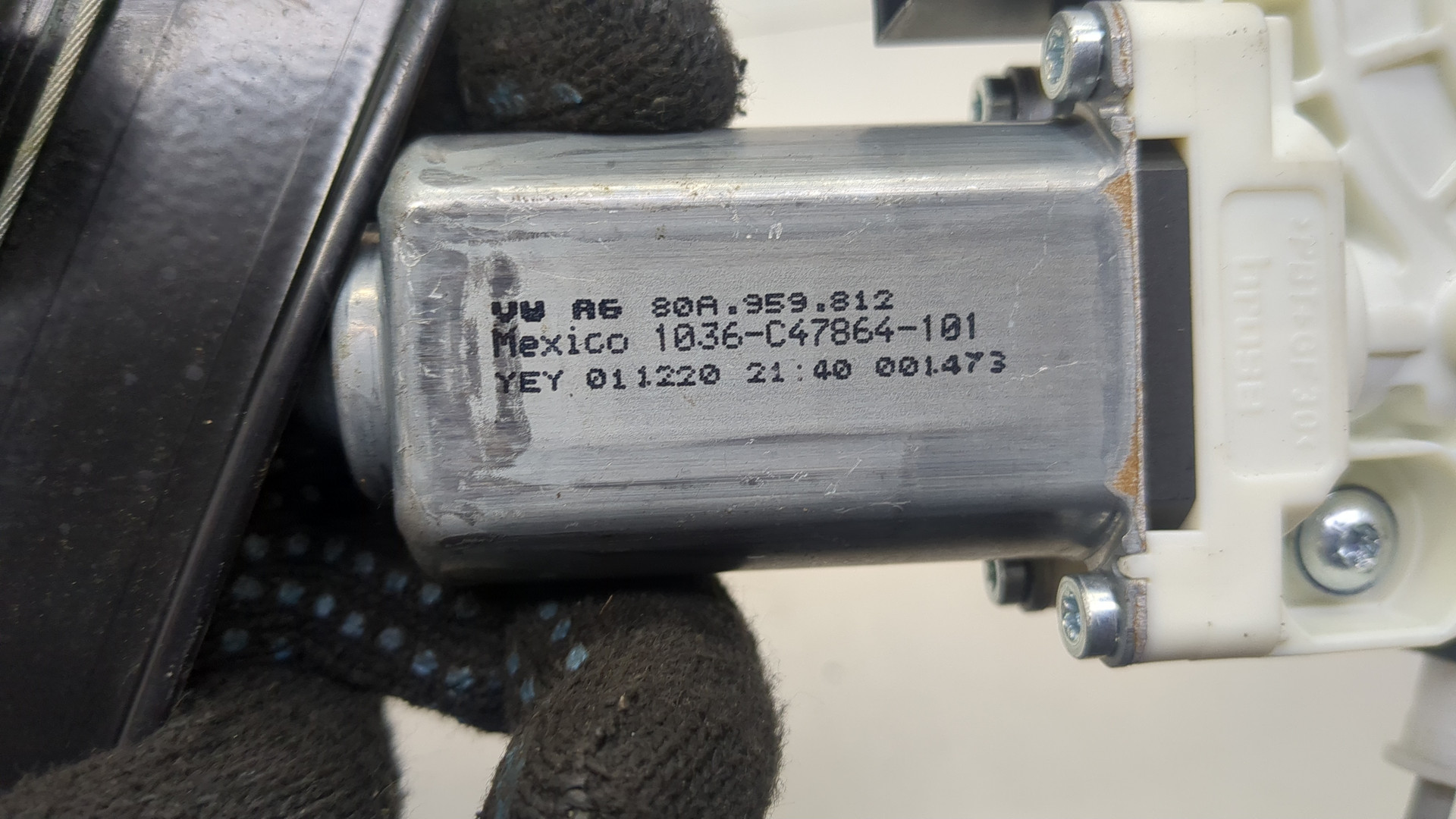 Стеклоподъемник электр. задний левый