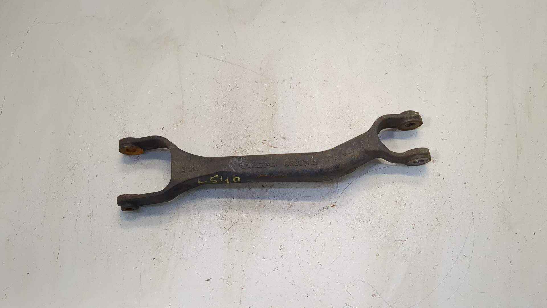 Рычаг задний правый