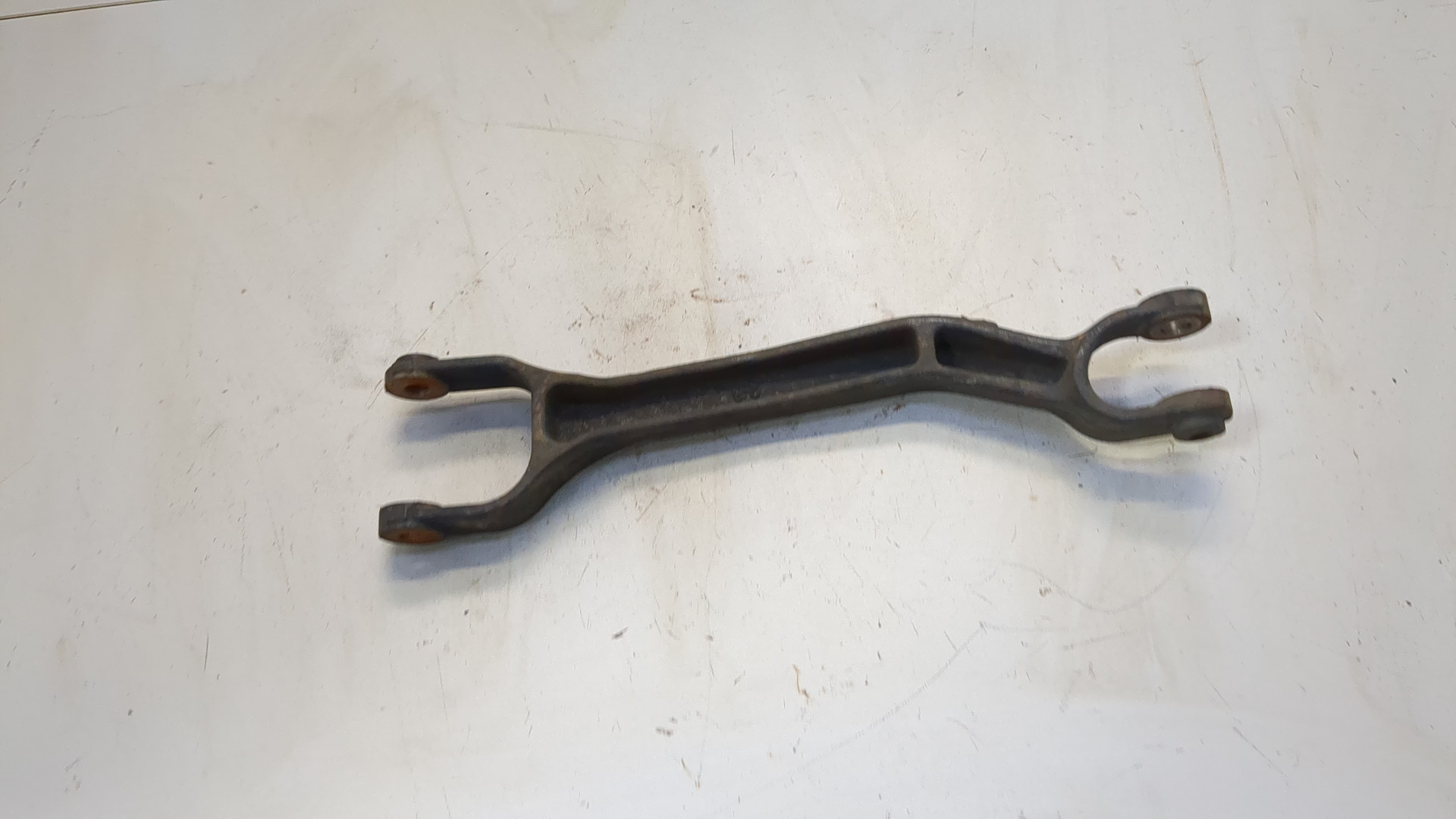 Рычаг задний правый