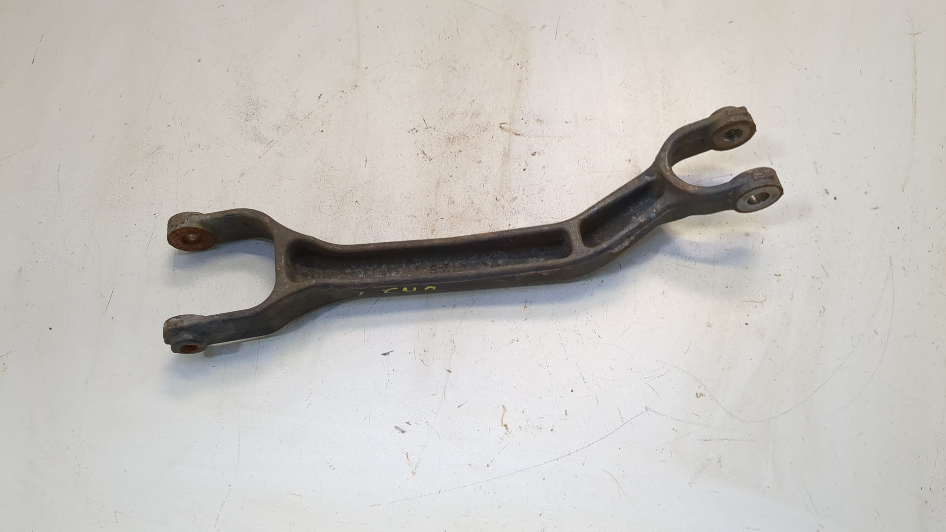 Рычаг задний левый