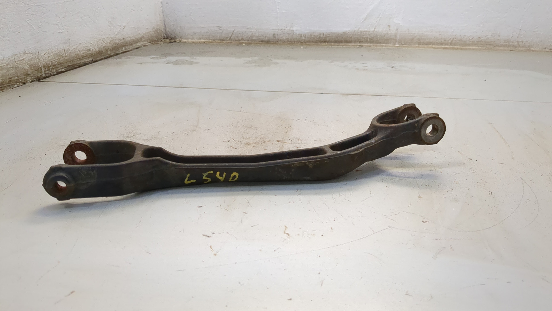 Рычаг задний левый