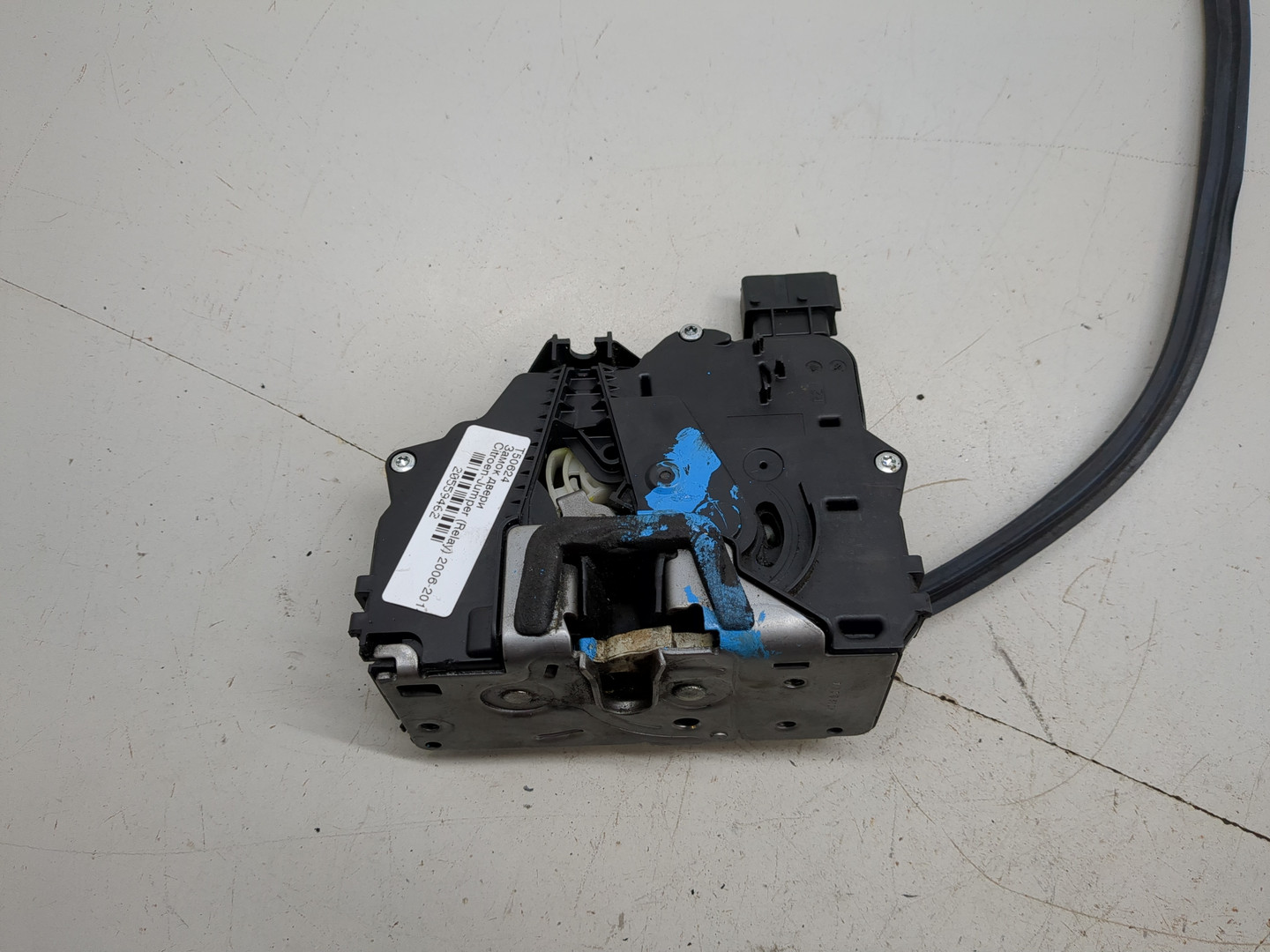 Замок двери задней правой