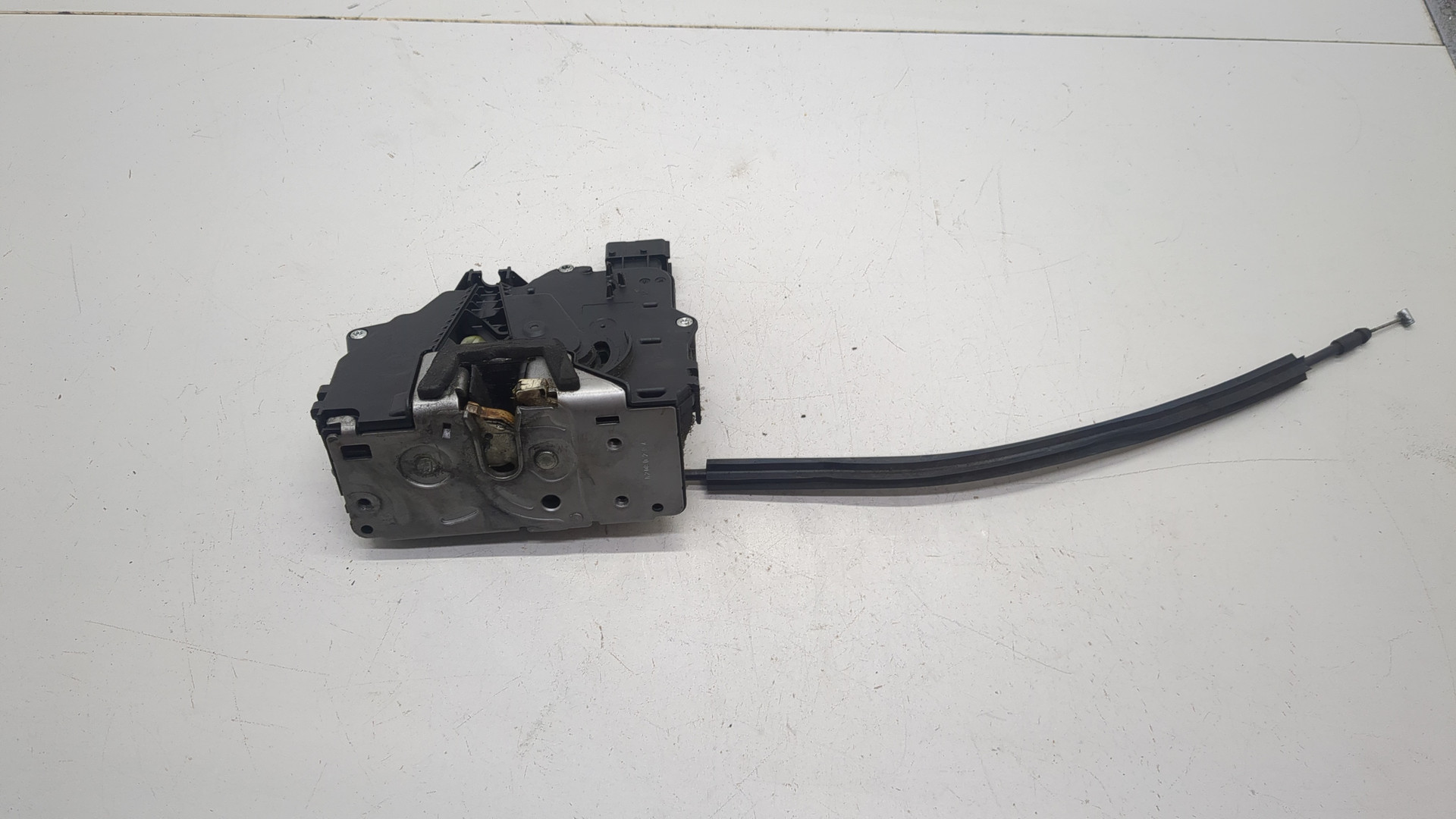 Замок двери задней правой