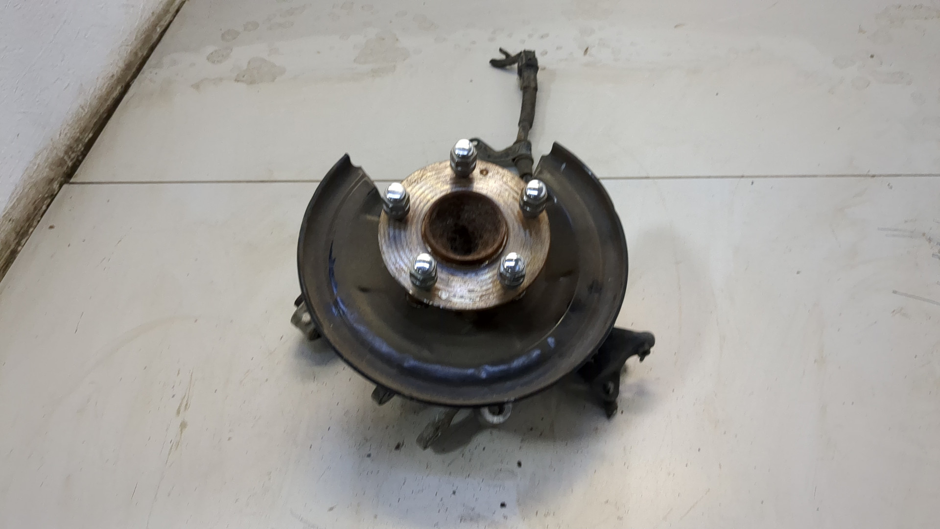 Кулак поворотный задний правый