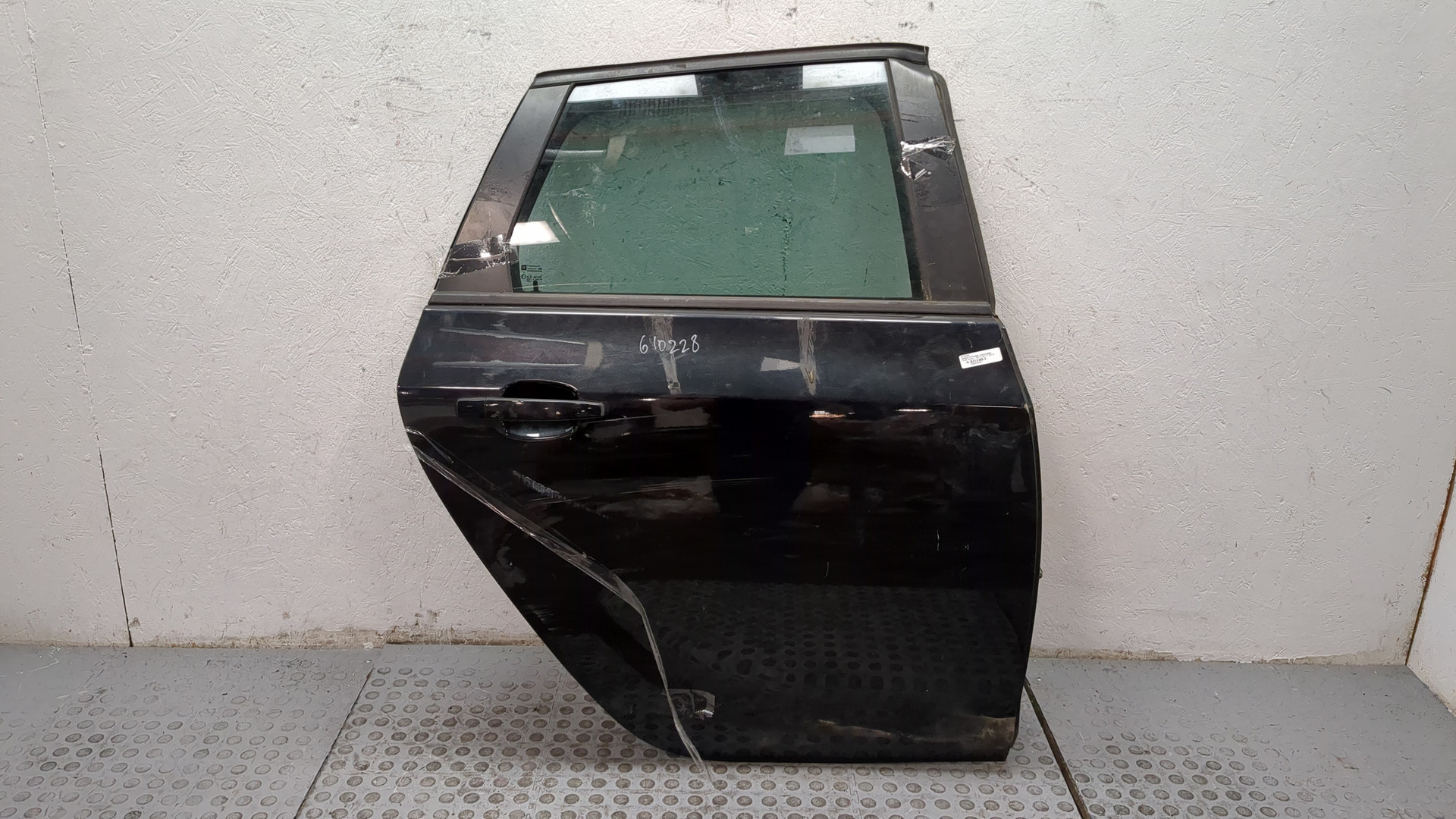 Дверь задняя правая