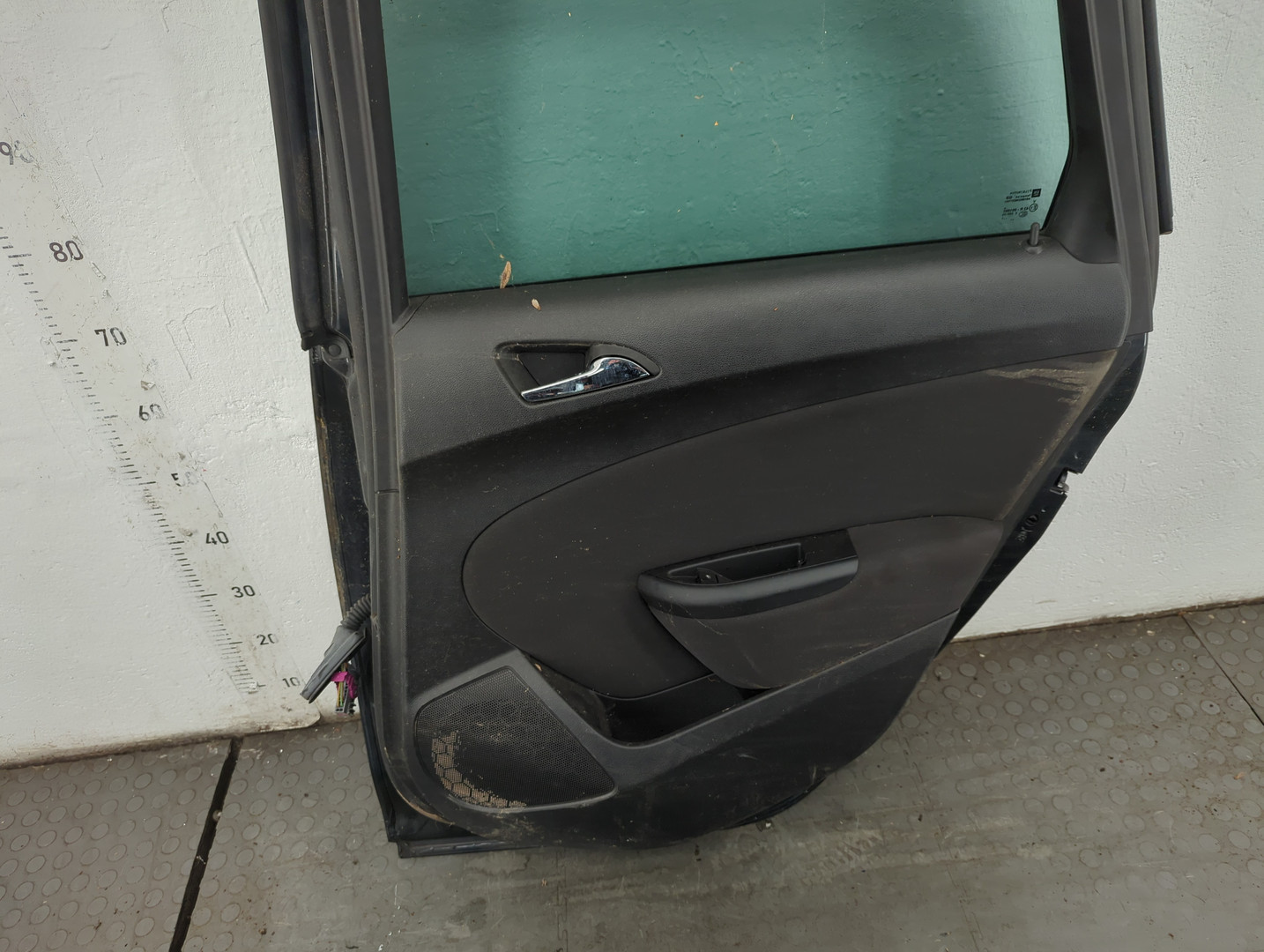 Дверь задняя правая