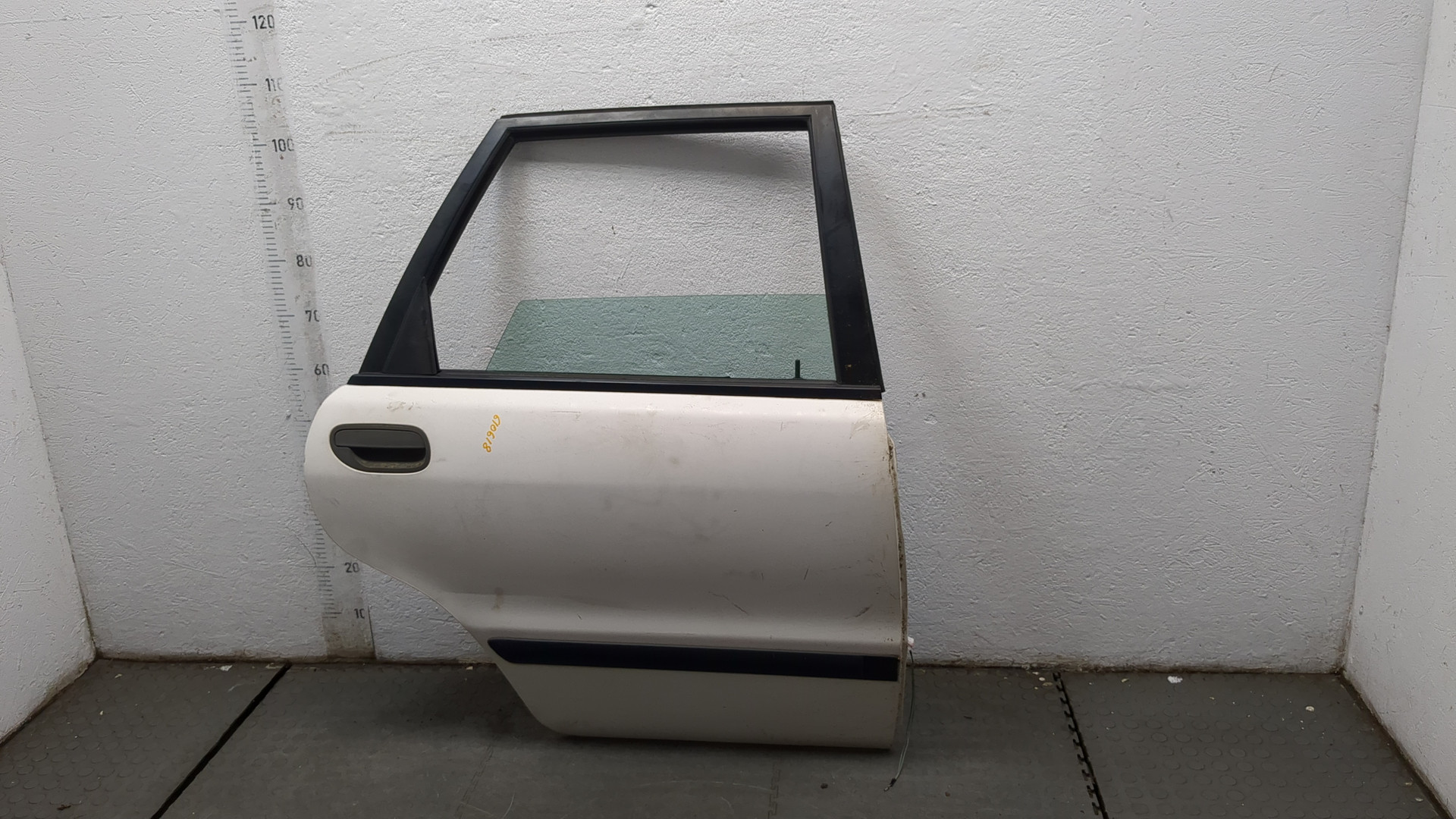 Дверь задняя правая