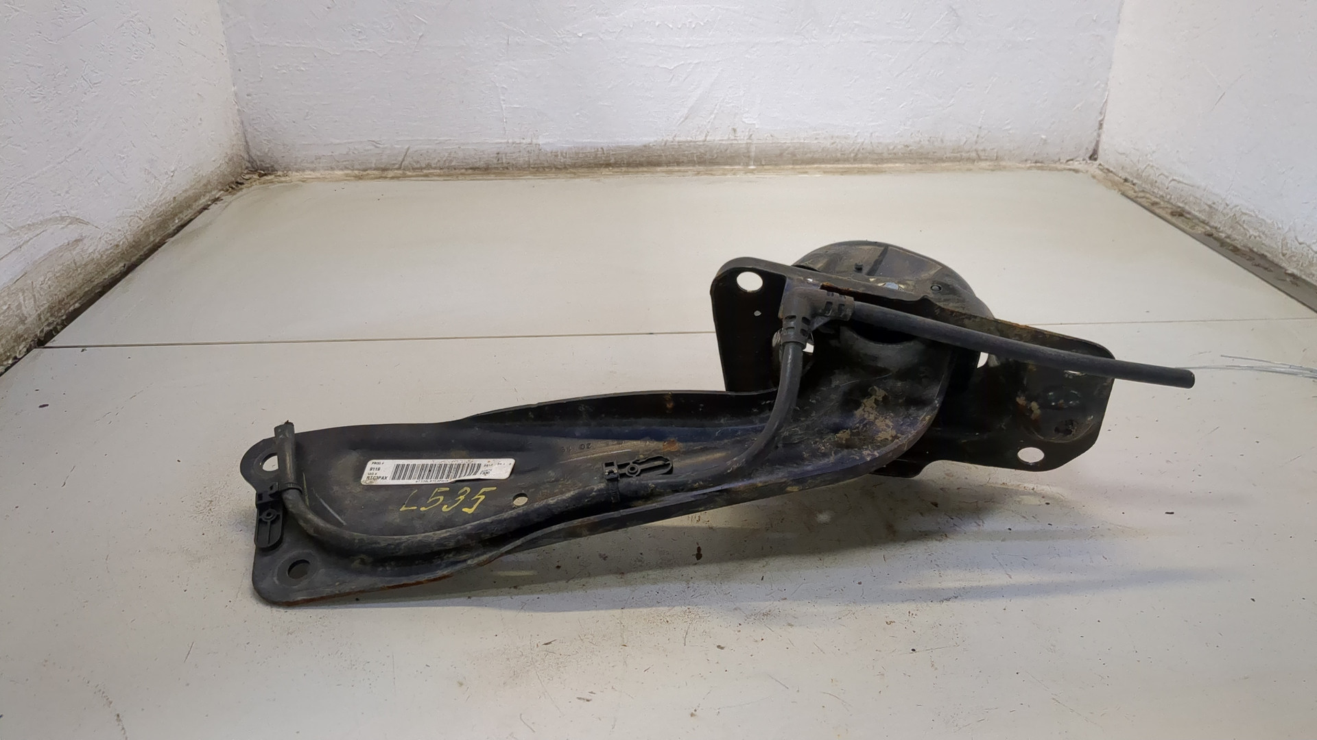 Рычаг задний левый