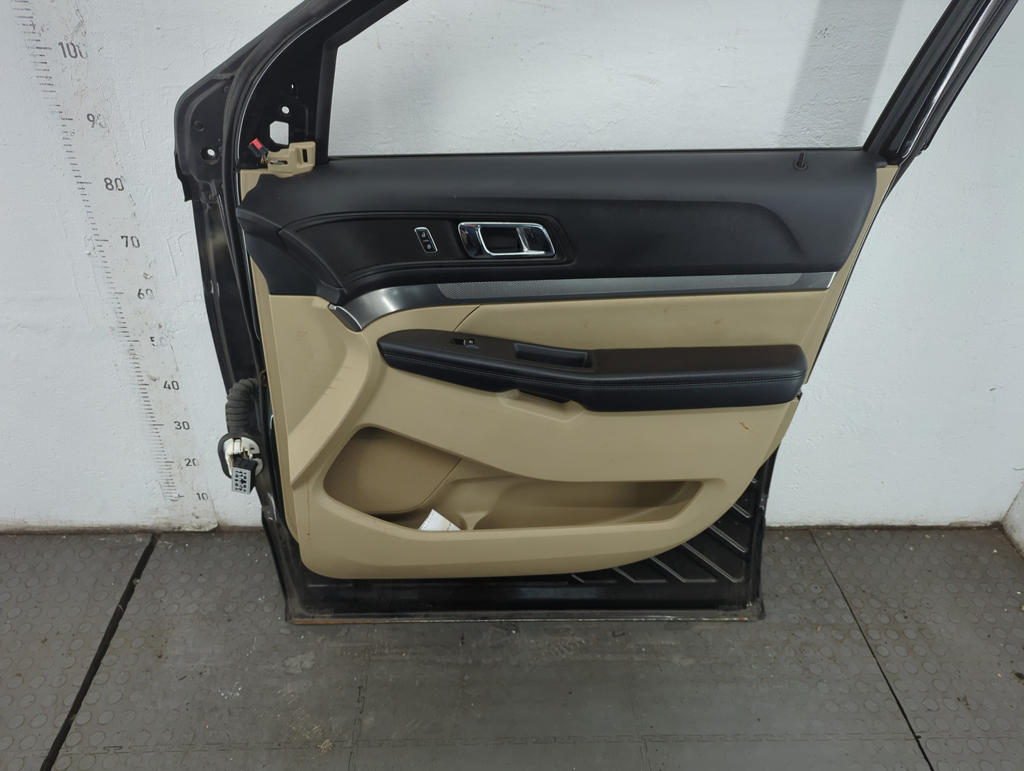 Дверь передняя правая