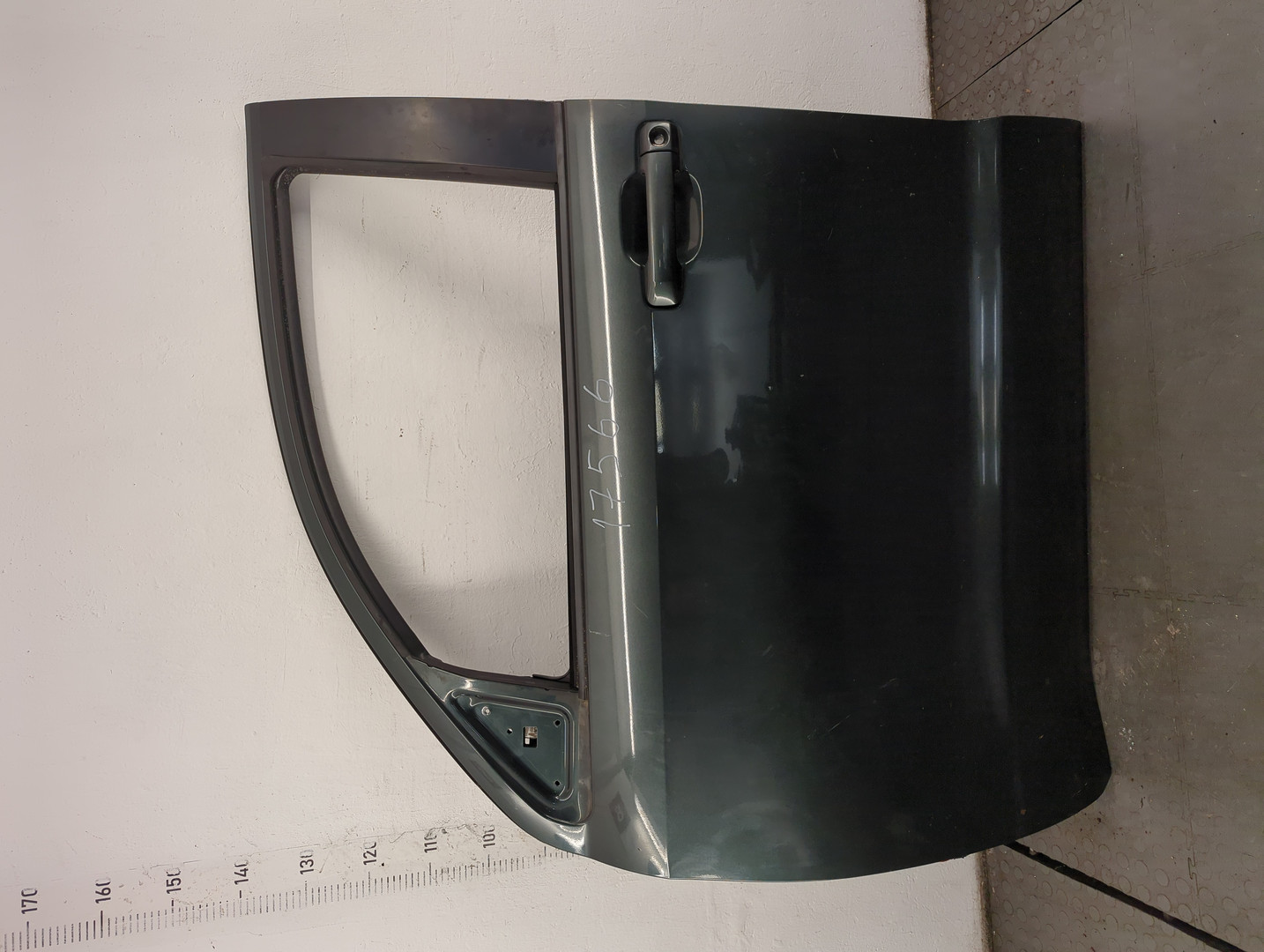 Дверь передняя левая