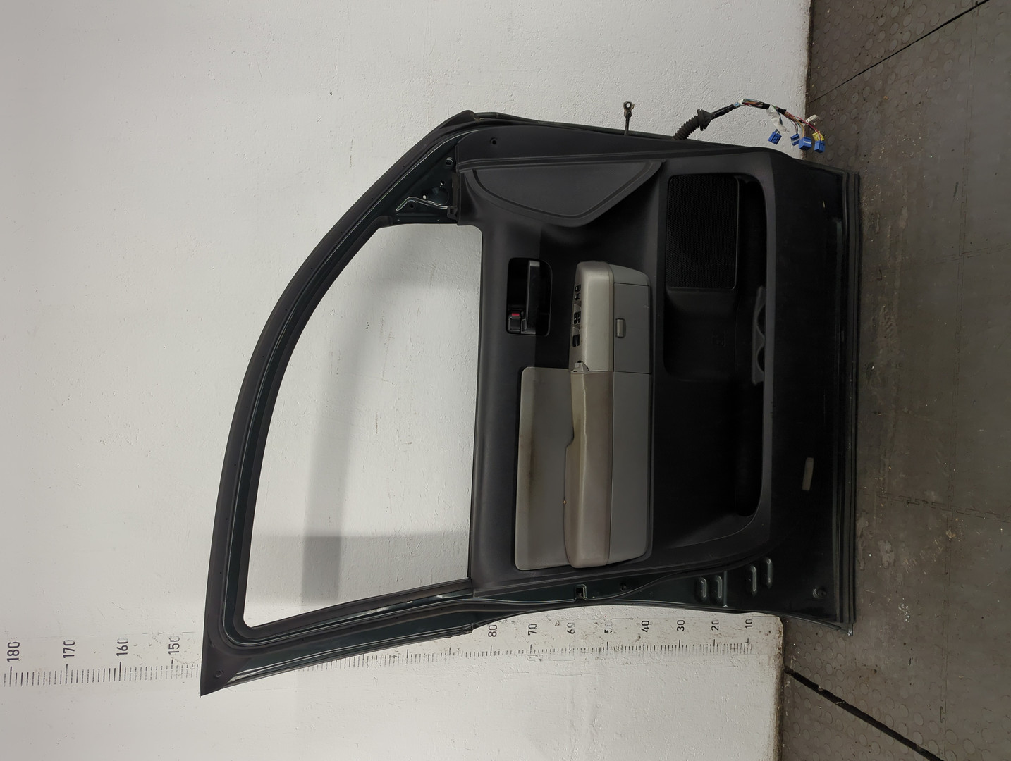 Дверь передняя левая