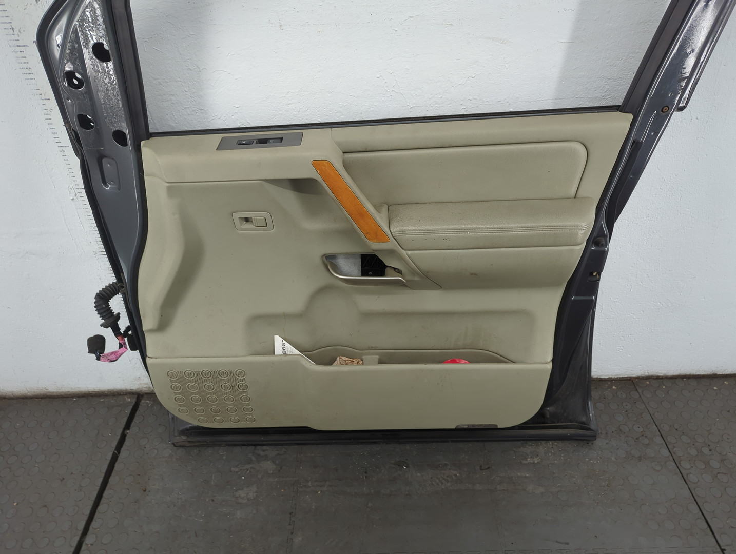 Дверь передняя правая