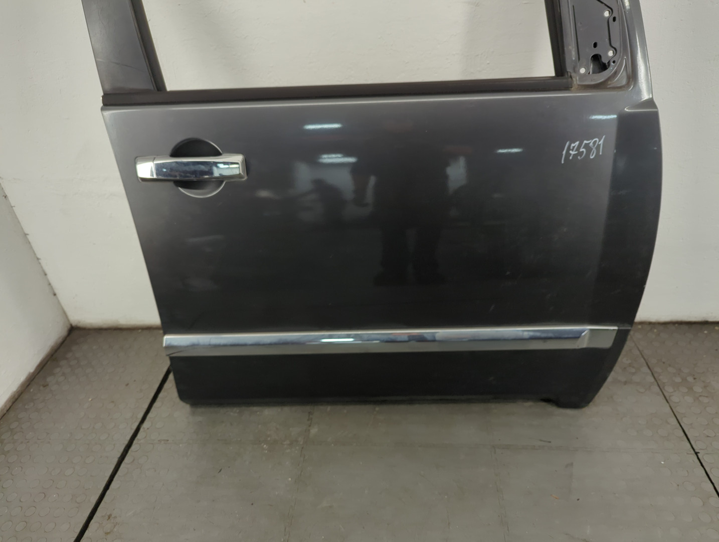 Дверь передняя правая