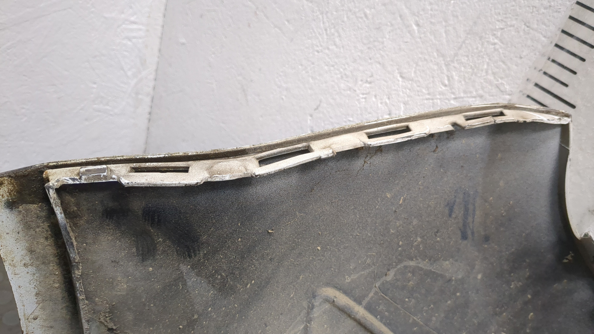 Бампер задний