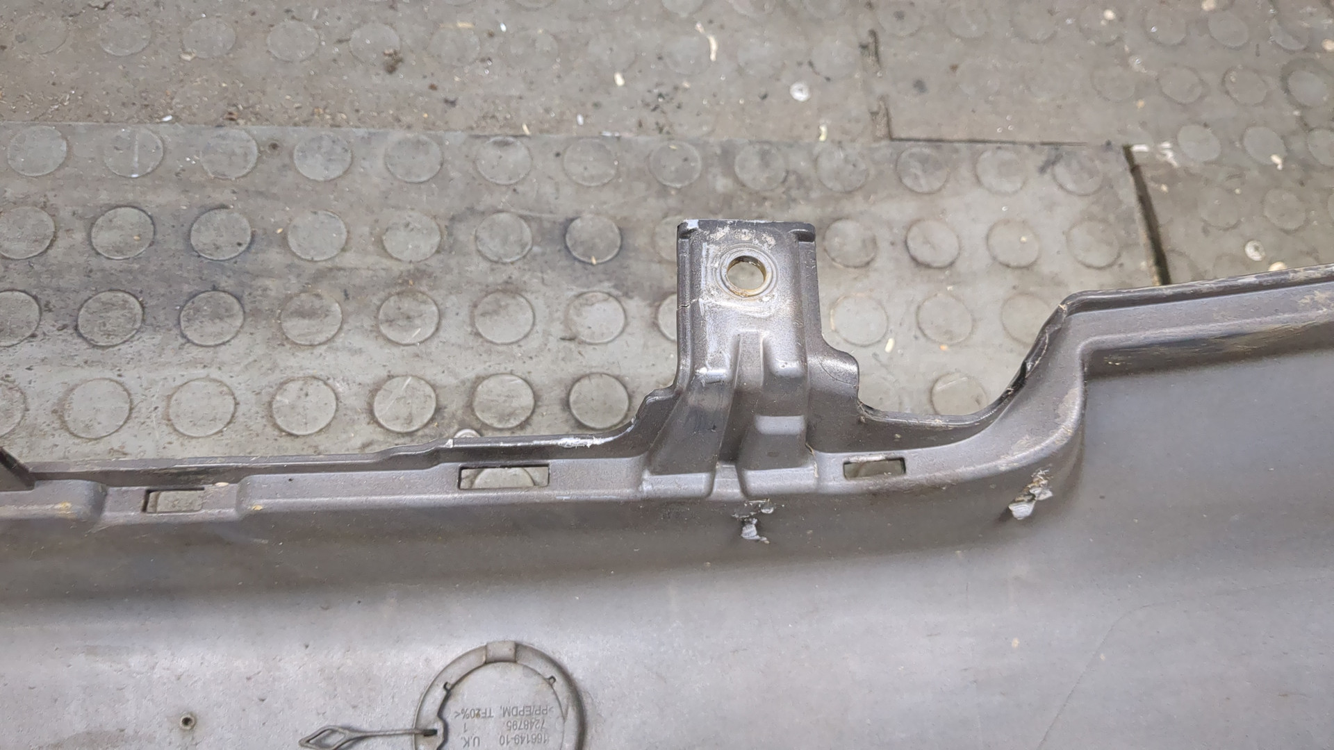 Бампер передний