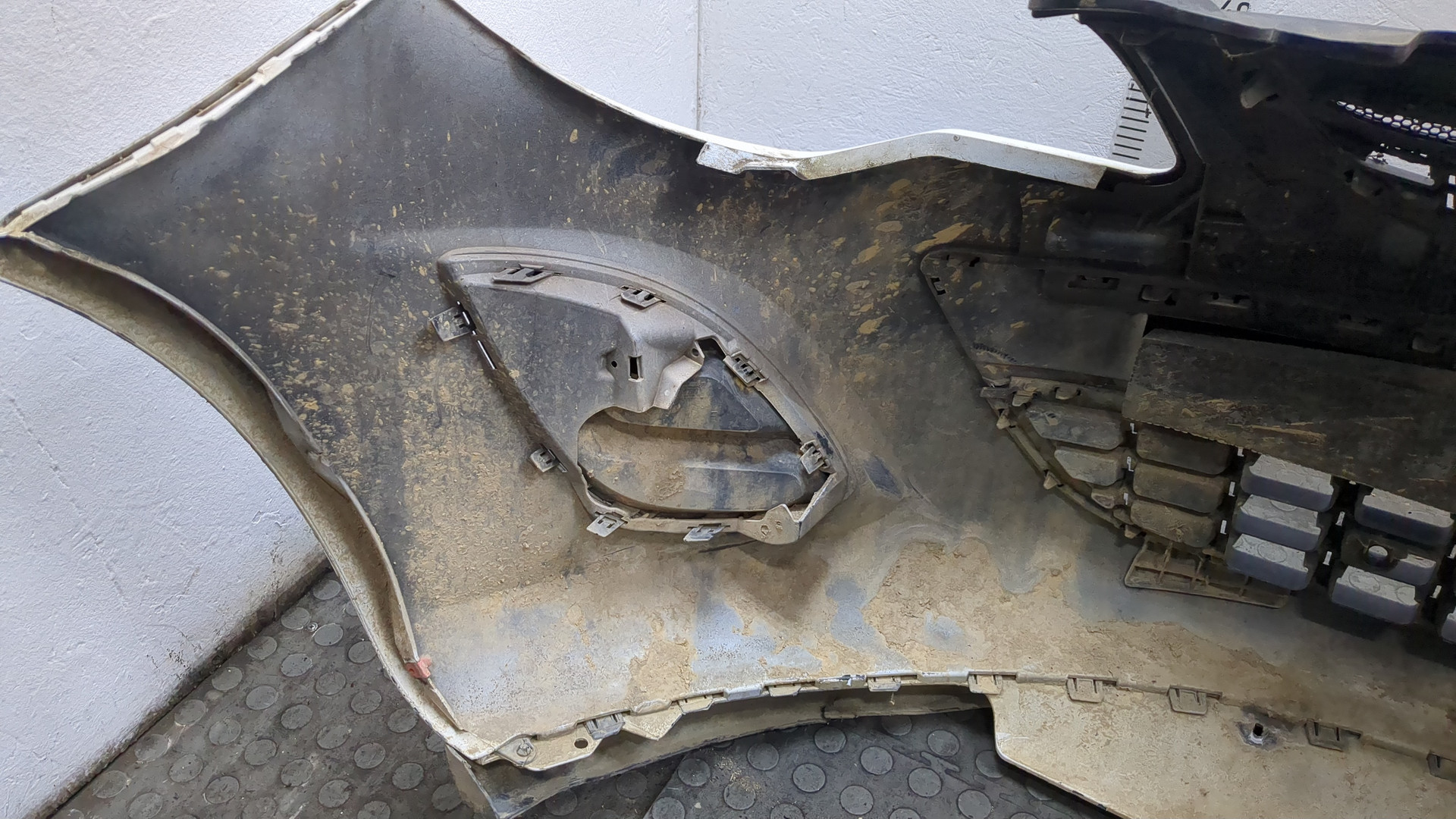 Бампер передний