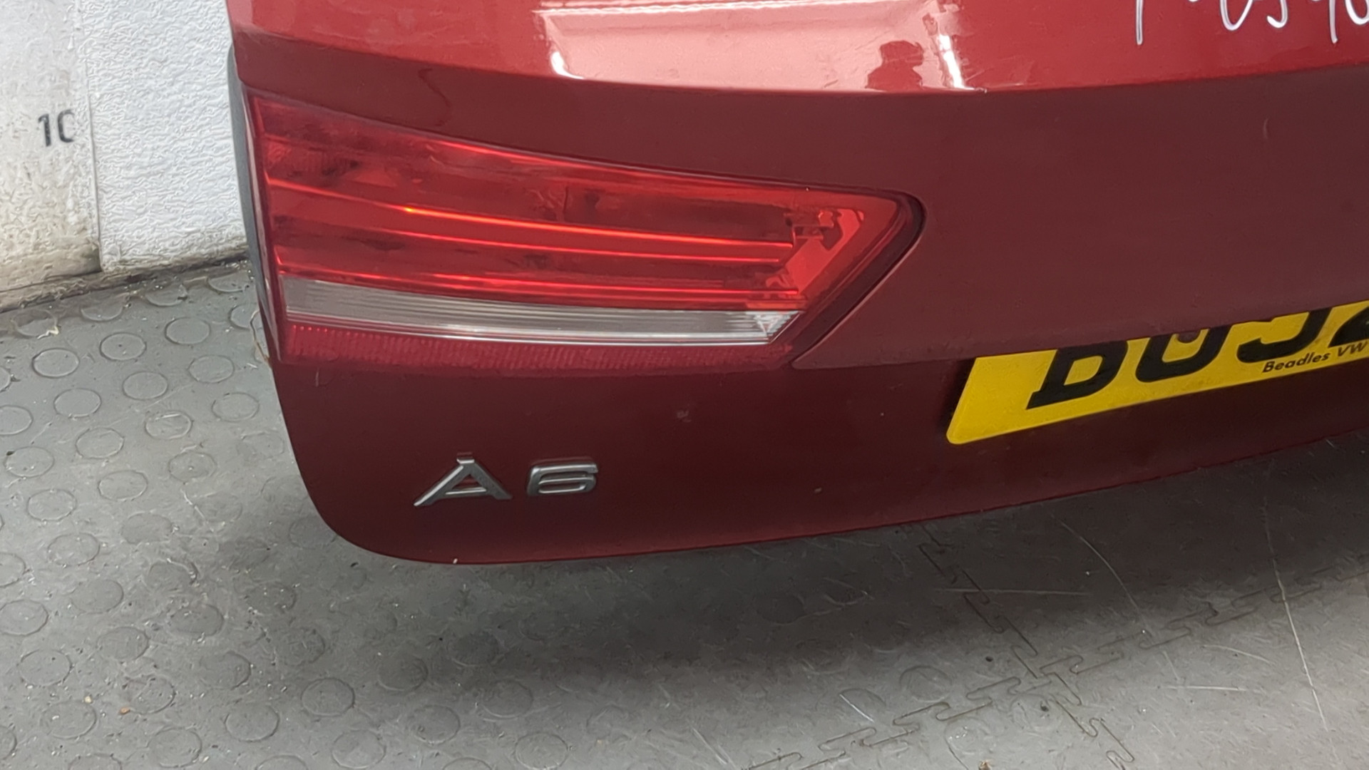 Дверь багажника