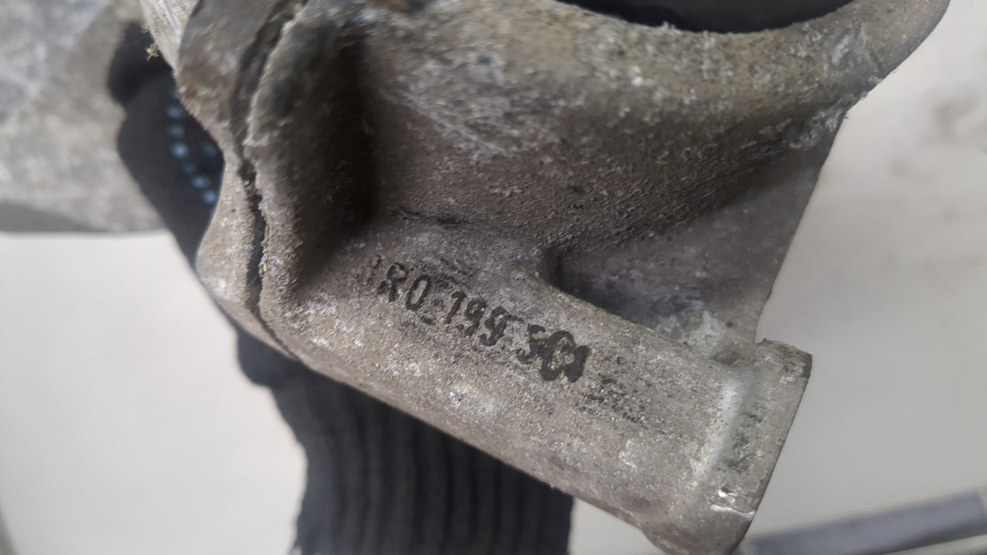 Опора двигателя левая