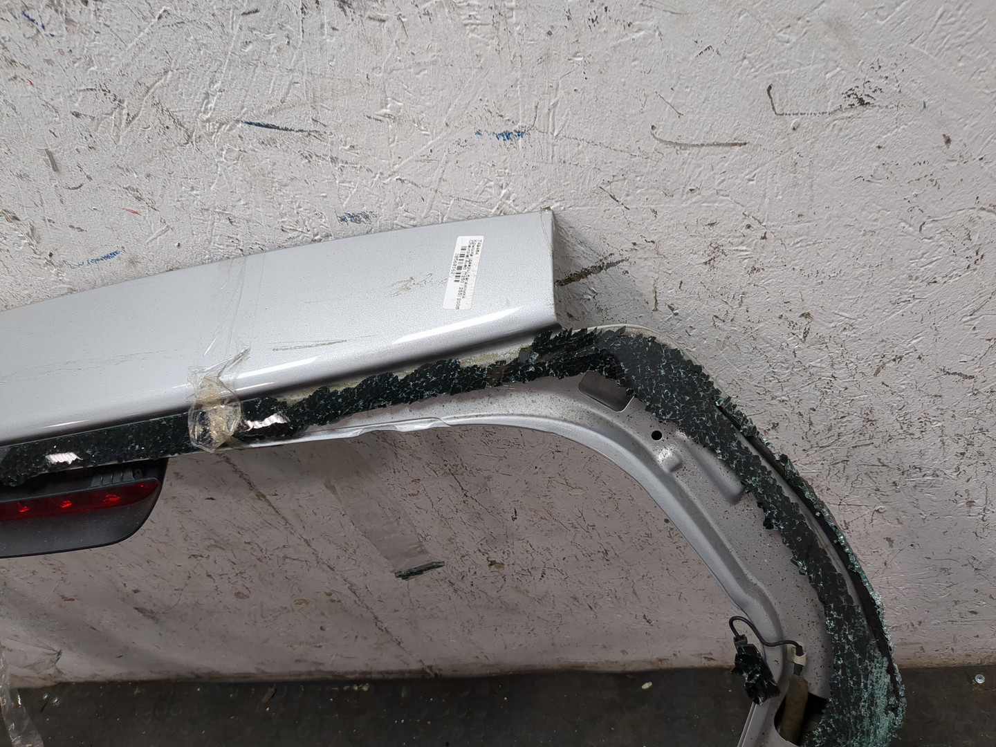 Дверь багажника