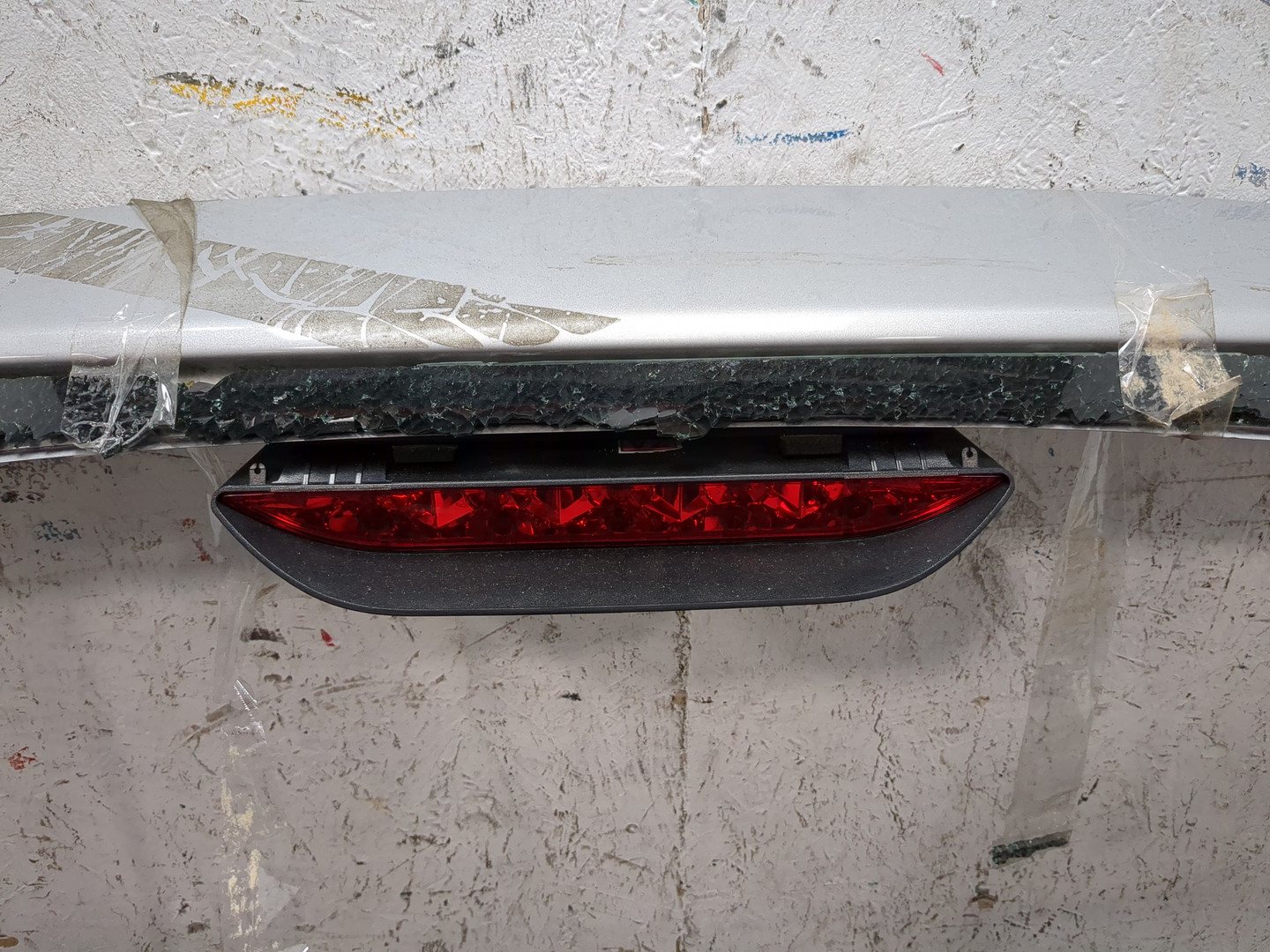 Дверь багажника