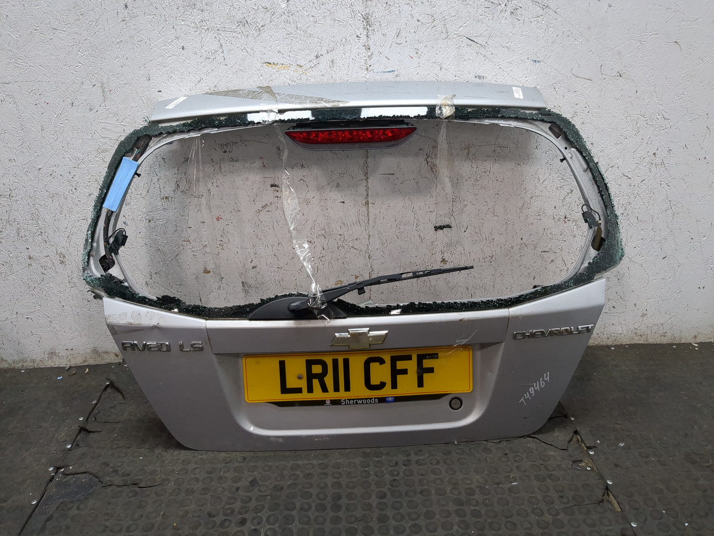 Дверь багажника