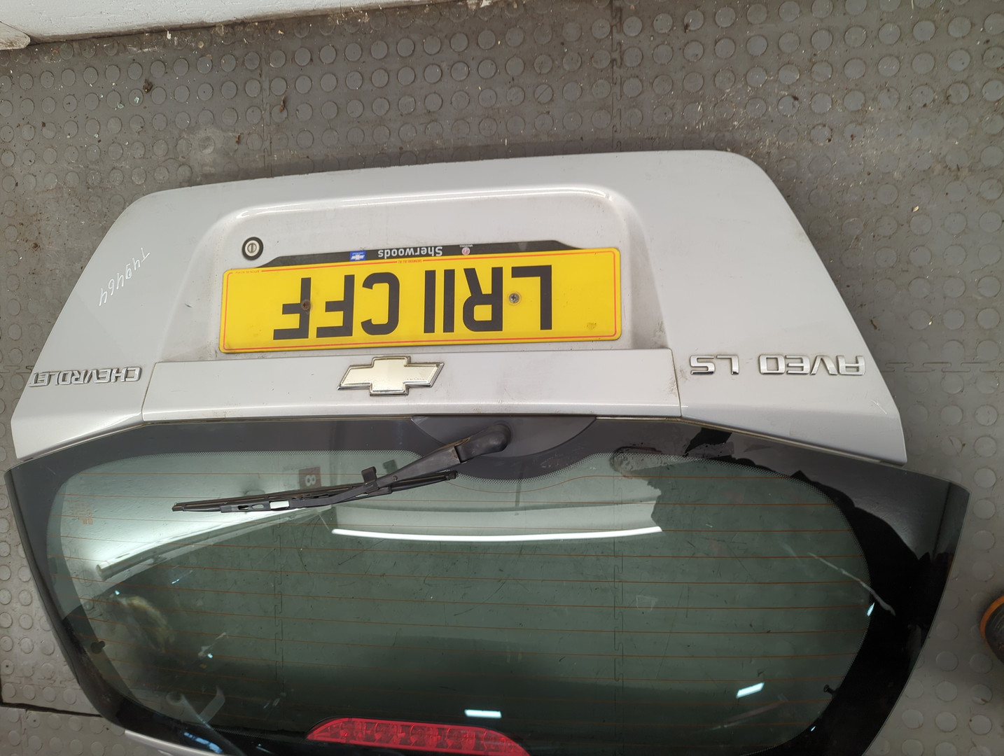 Дверь багажника