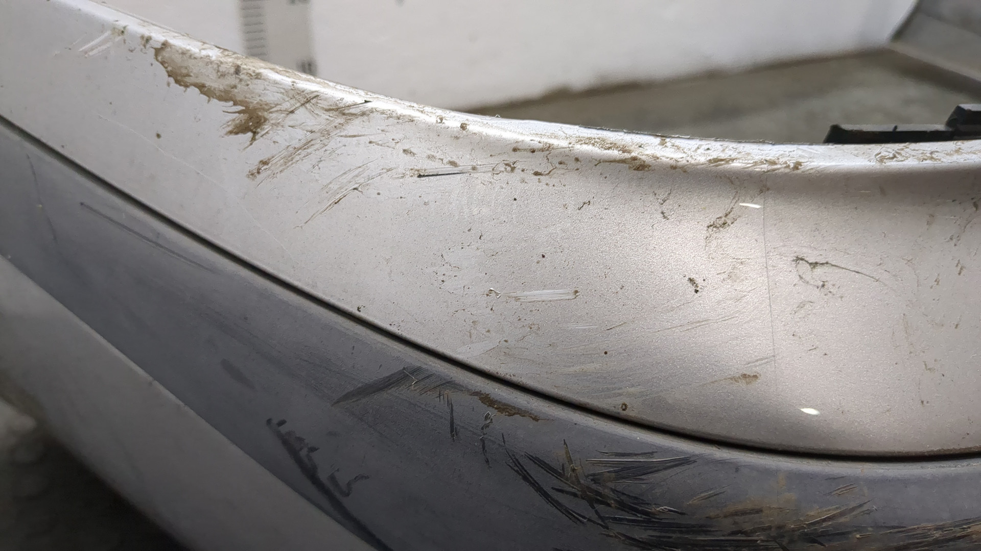 Бампер задний