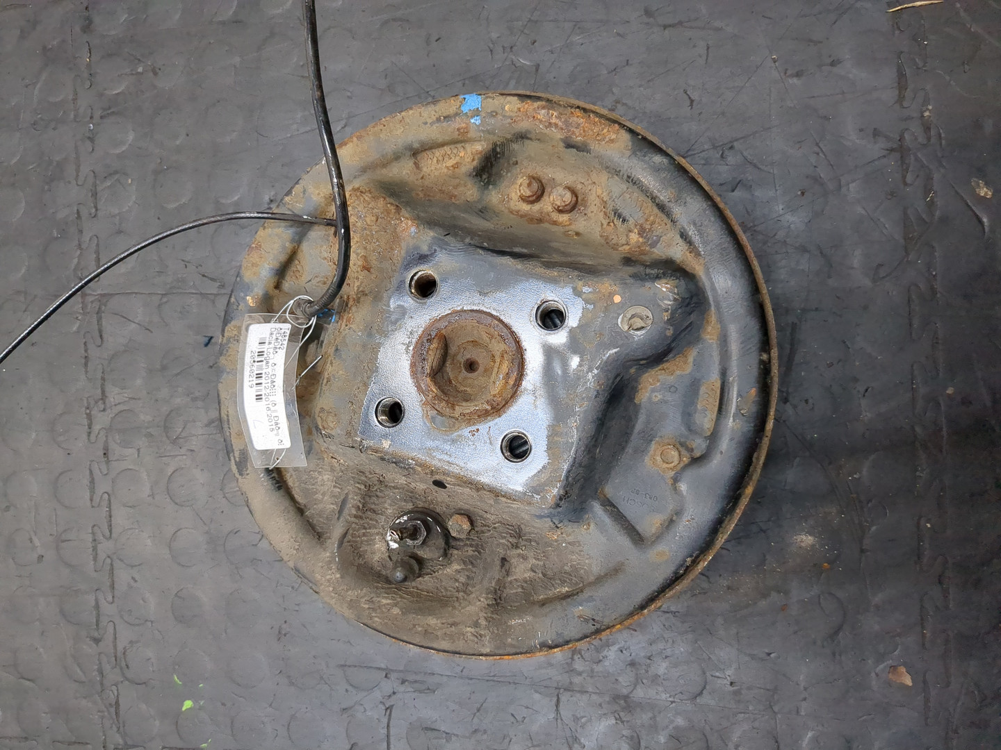 Кулак поворотный задний левый