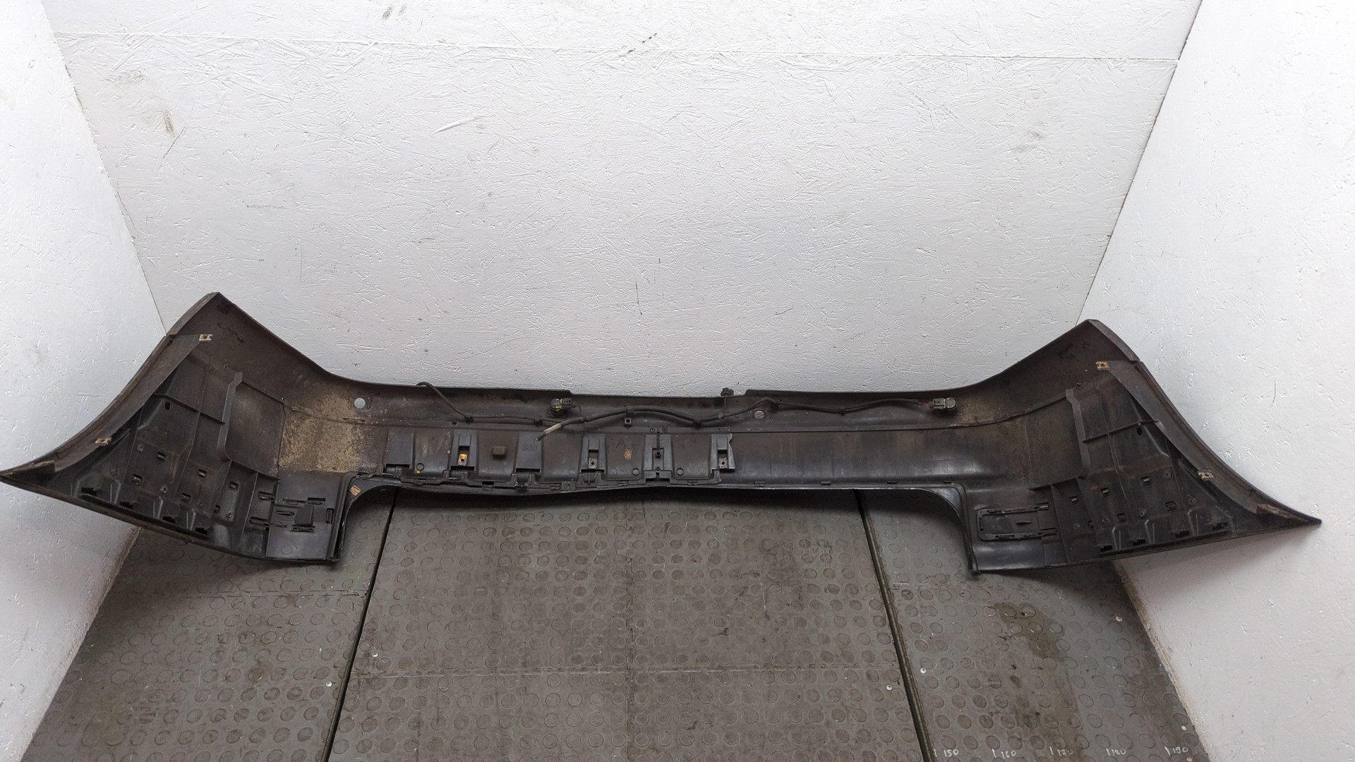 Бампер задний