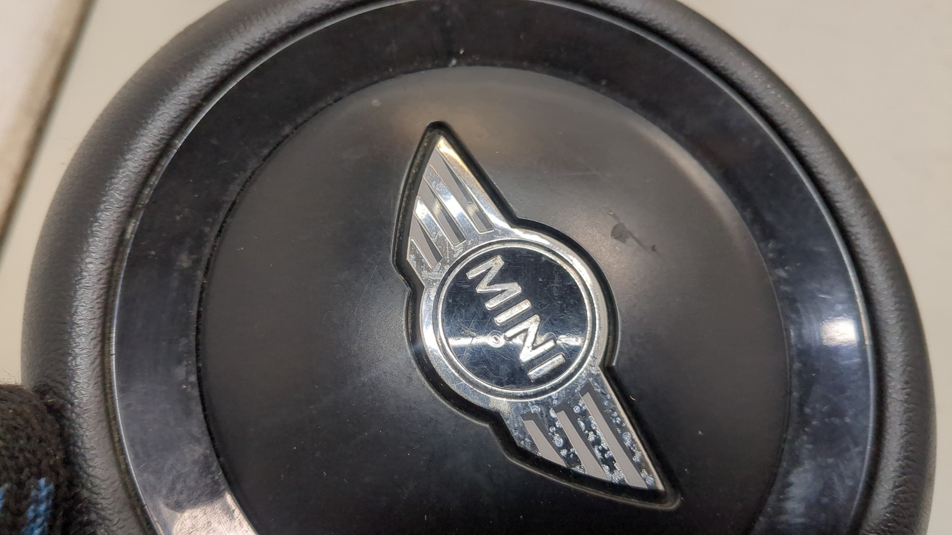 Подушка безопасности в рулевое колесо