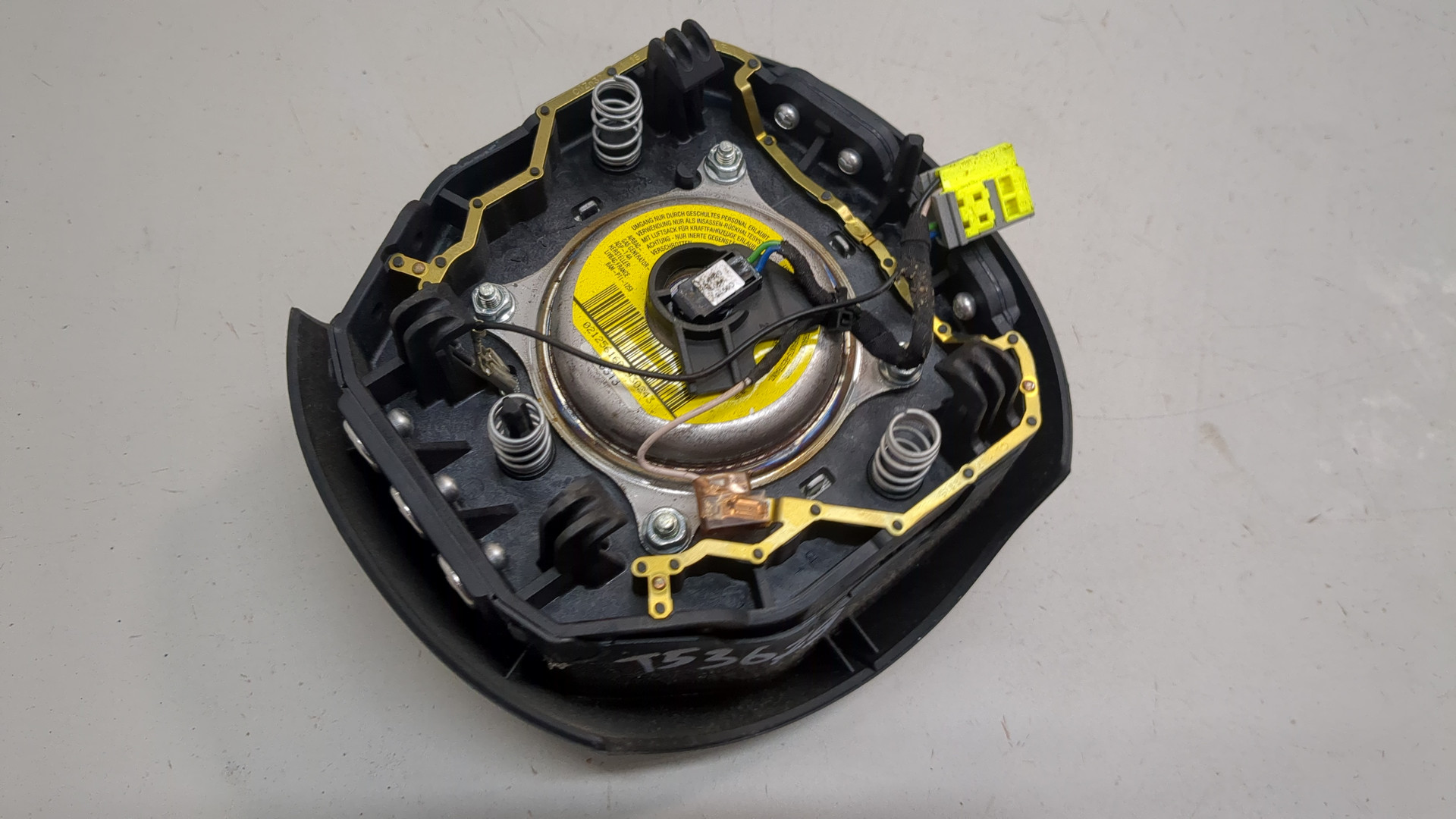 Подушка безопасности в рулевое колесо