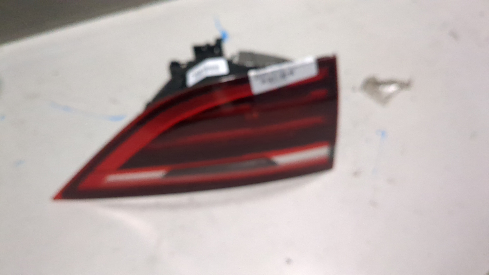 Фонарь задний внутренний левый