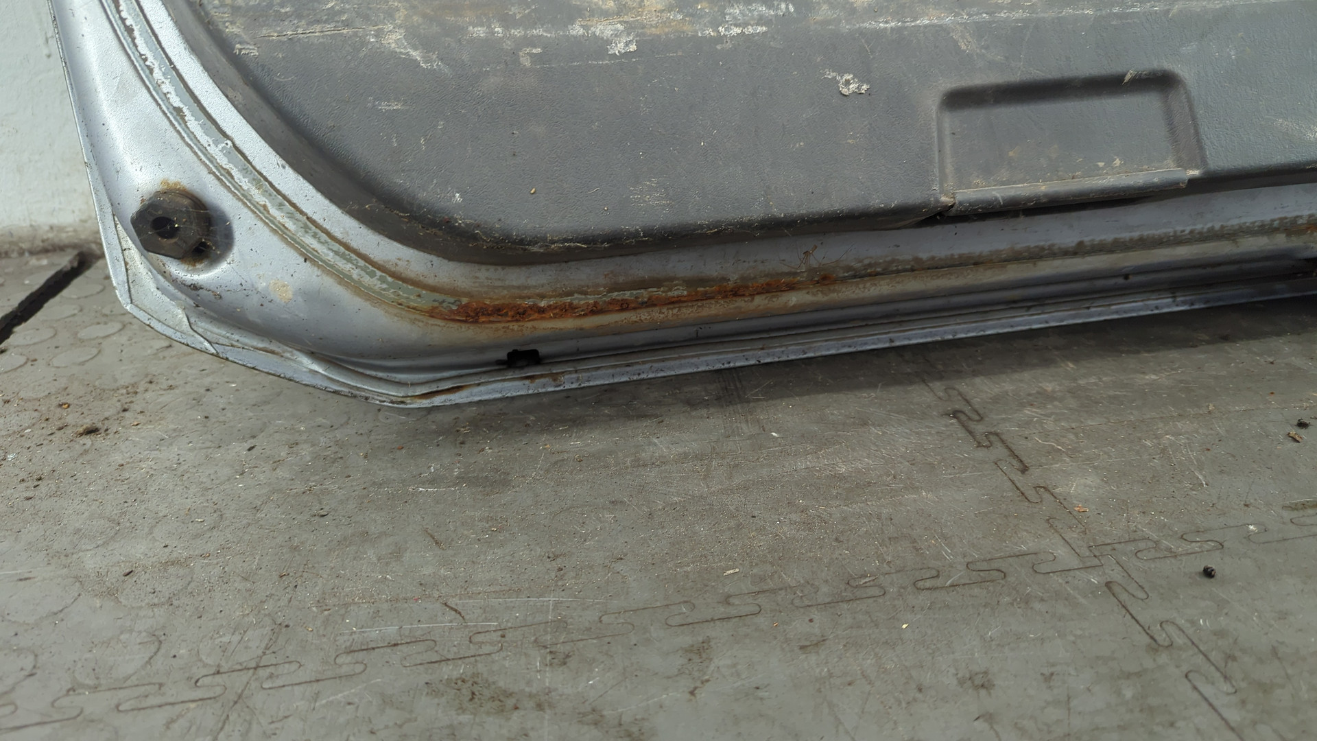 Дверь багажника