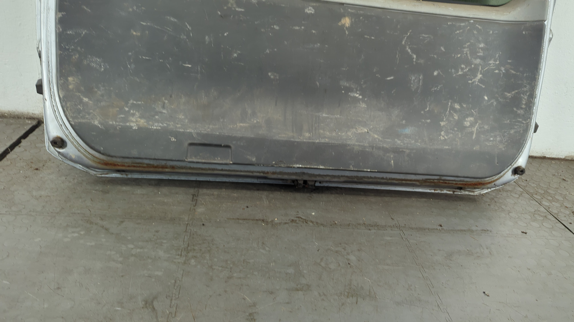 Дверь багажника