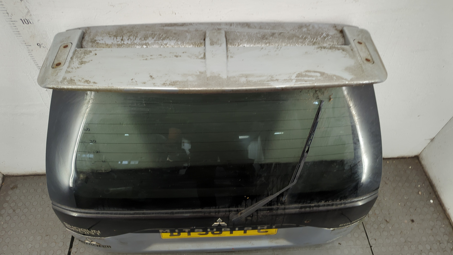 Дверь багажника