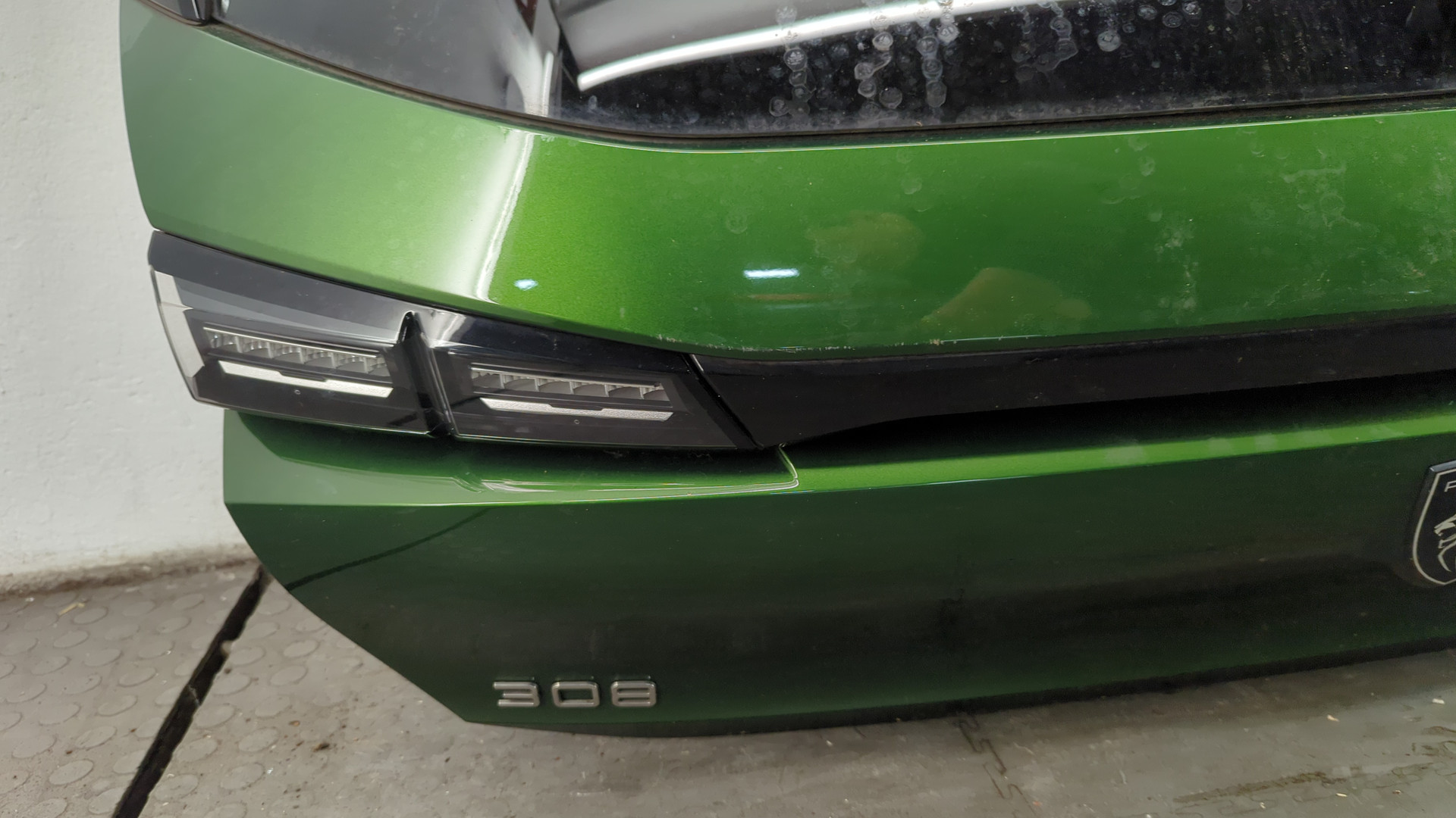 Дверь багажника