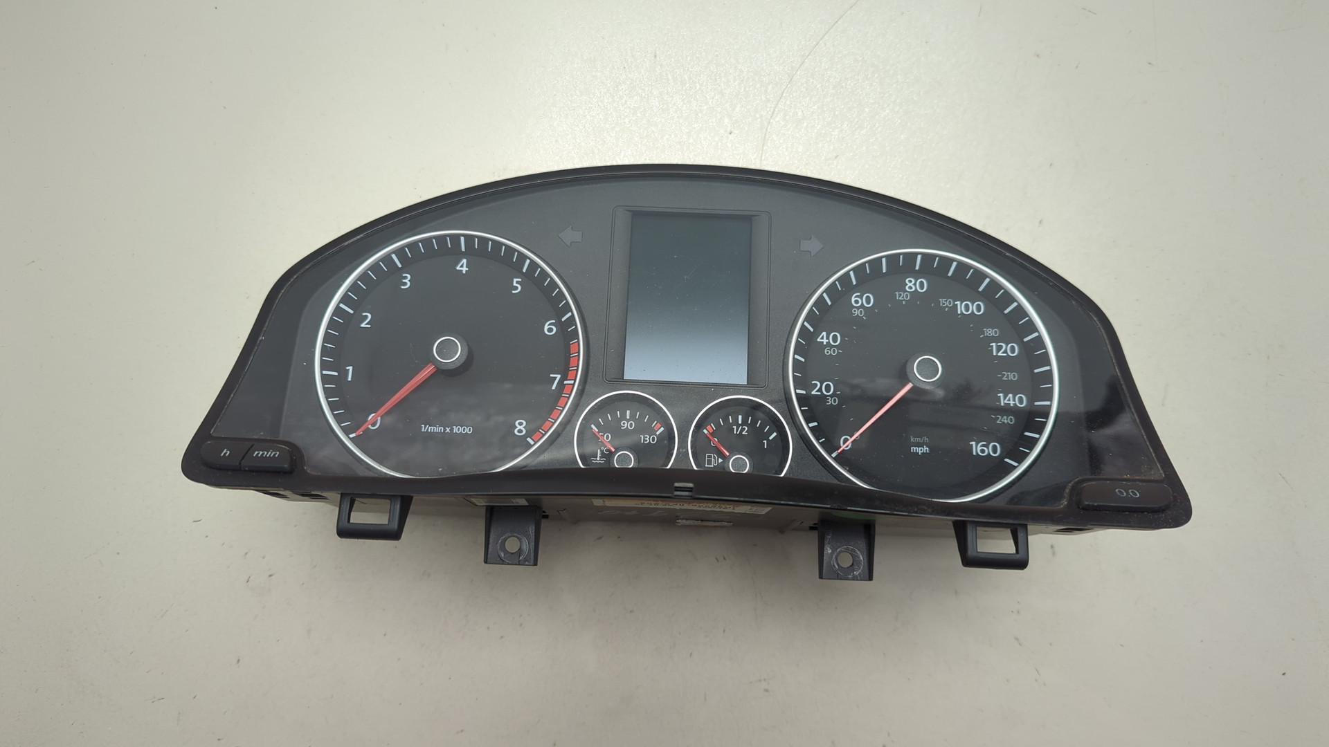 Панель приборов