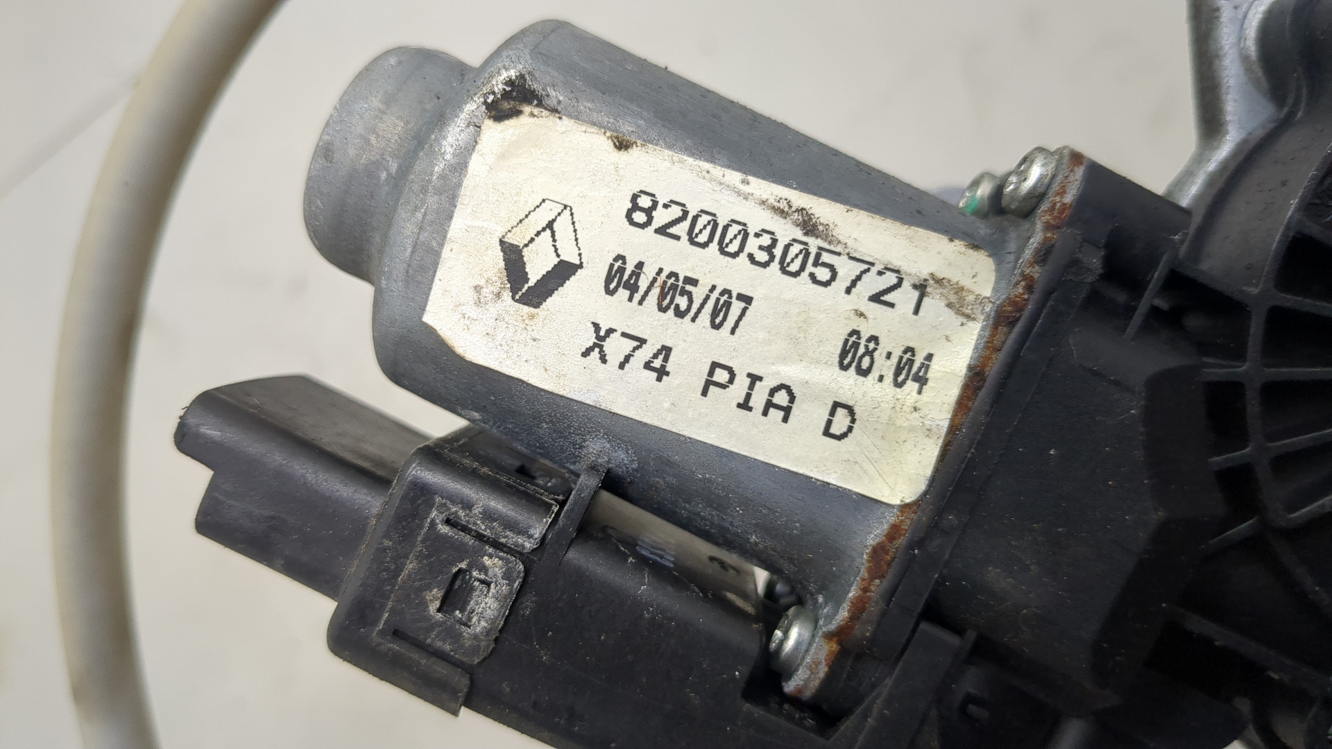 Стеклоподъемник электр. задний правый