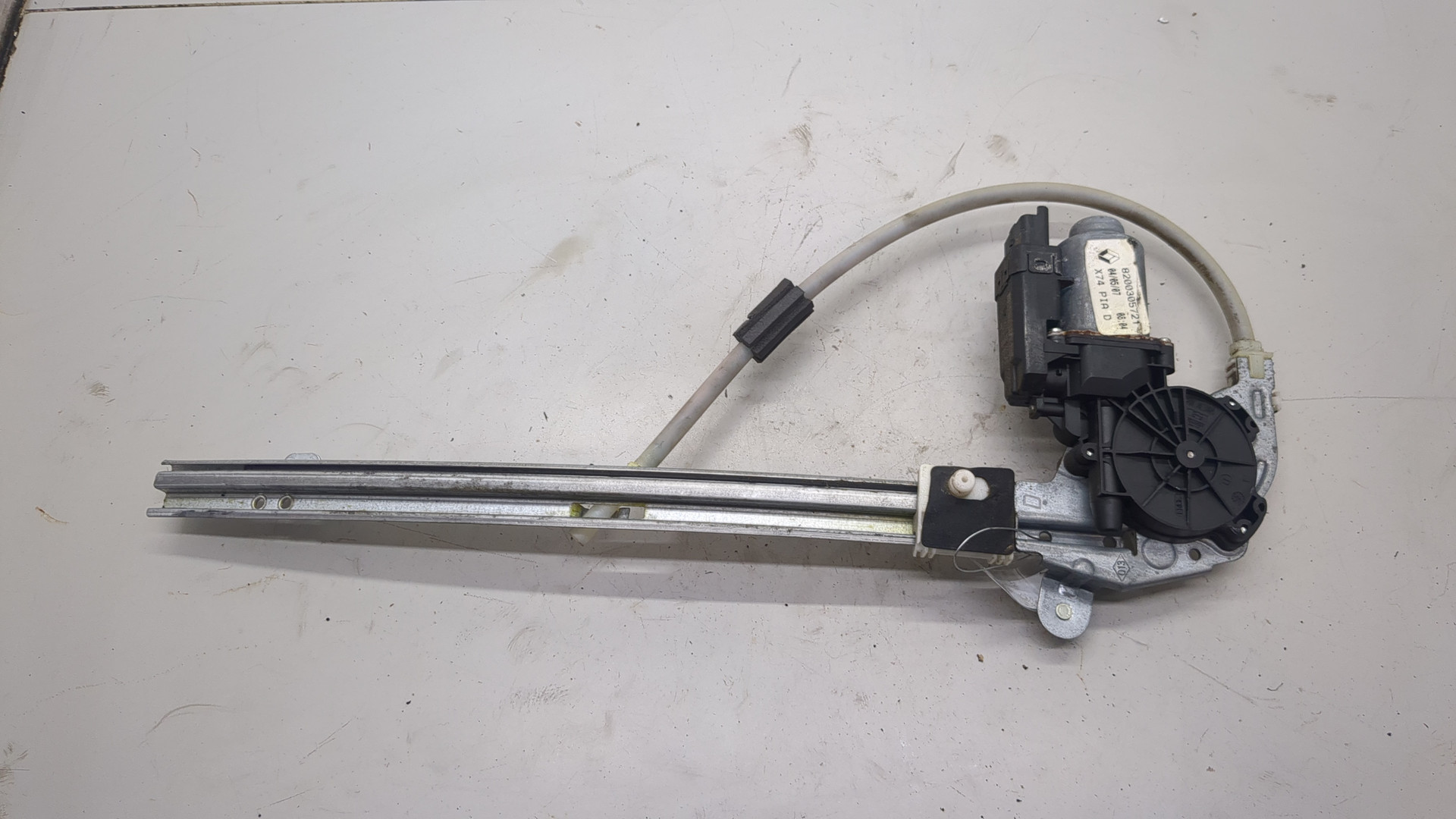 Стеклоподъемник электр. задний правый