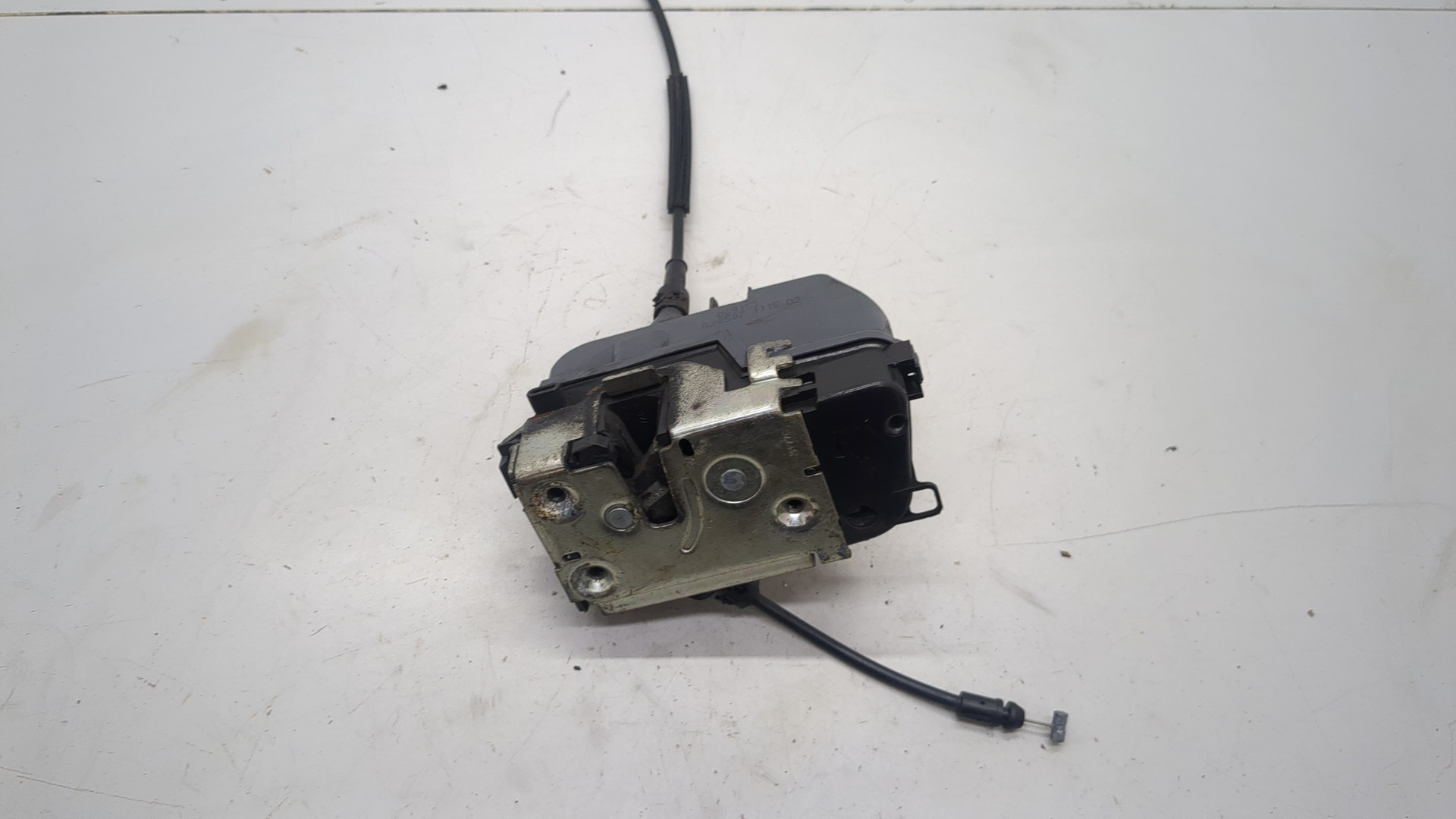 Замок двери задней правой