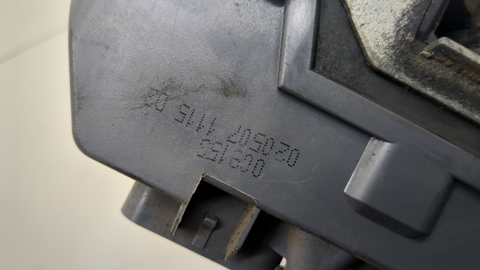 Замок двери задней правой