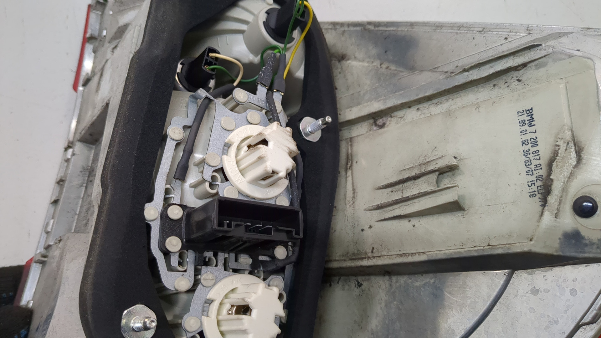 Фонарь задний левый