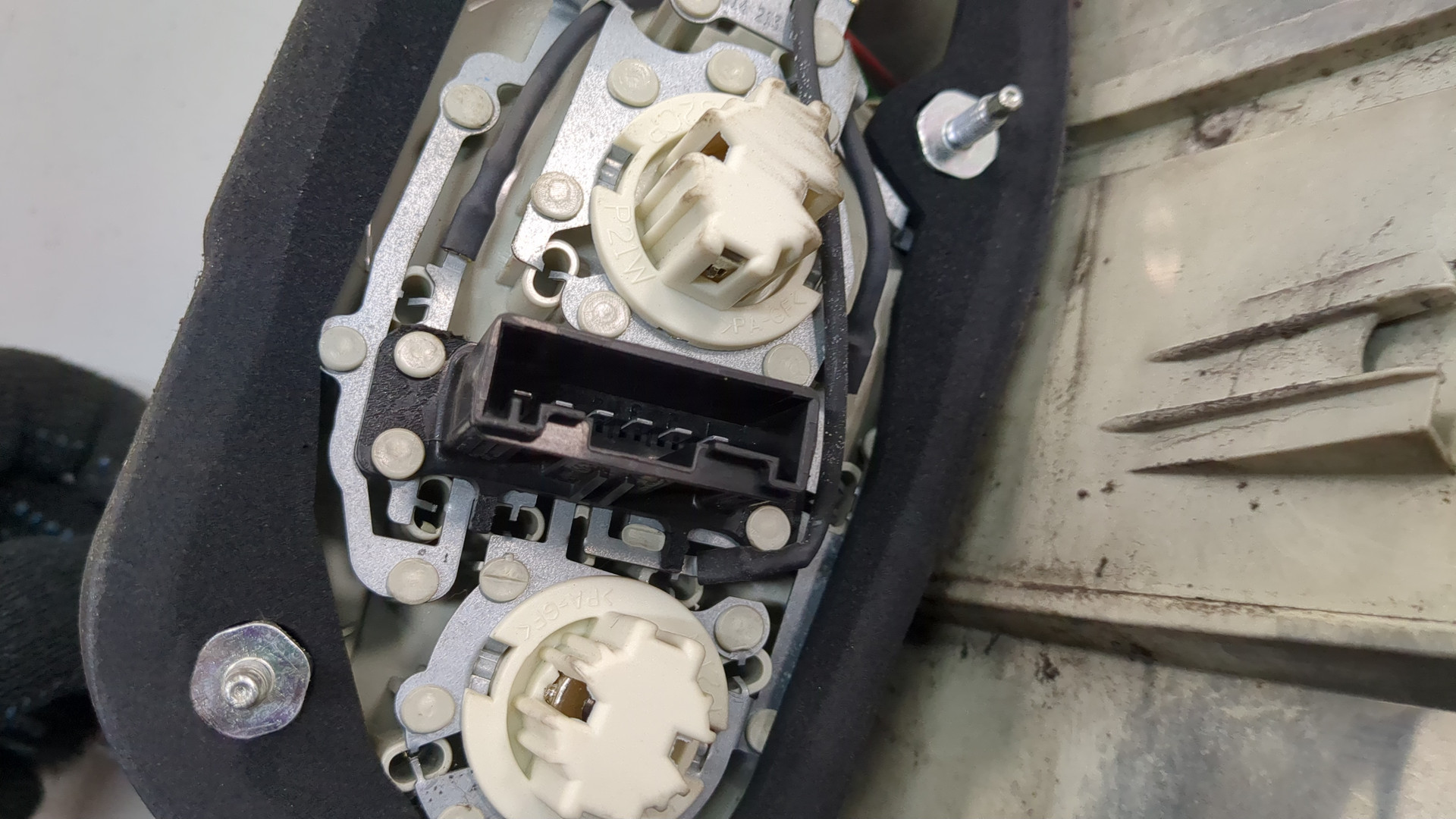 Фонарь задний левый