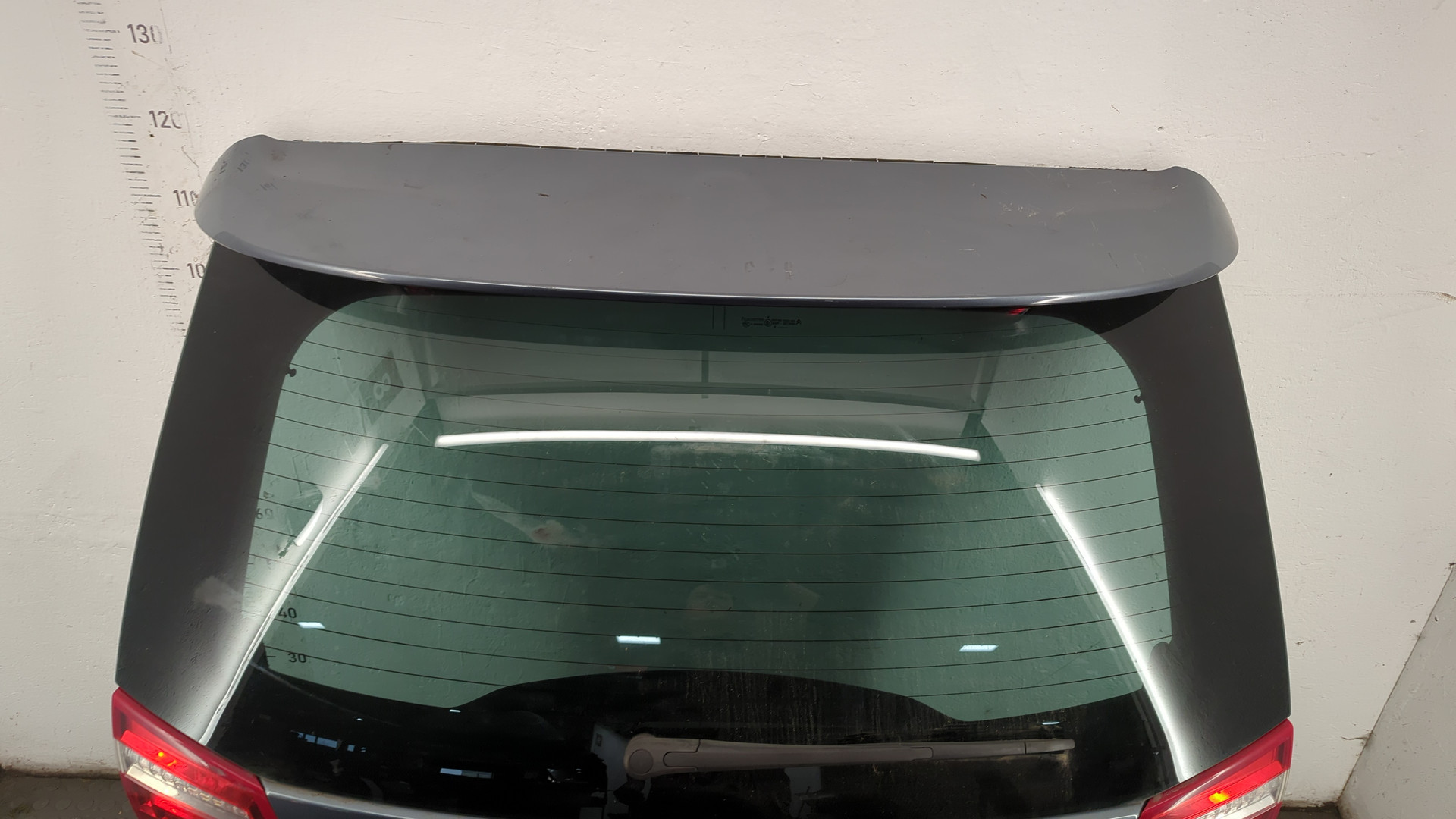 Дверь багажника