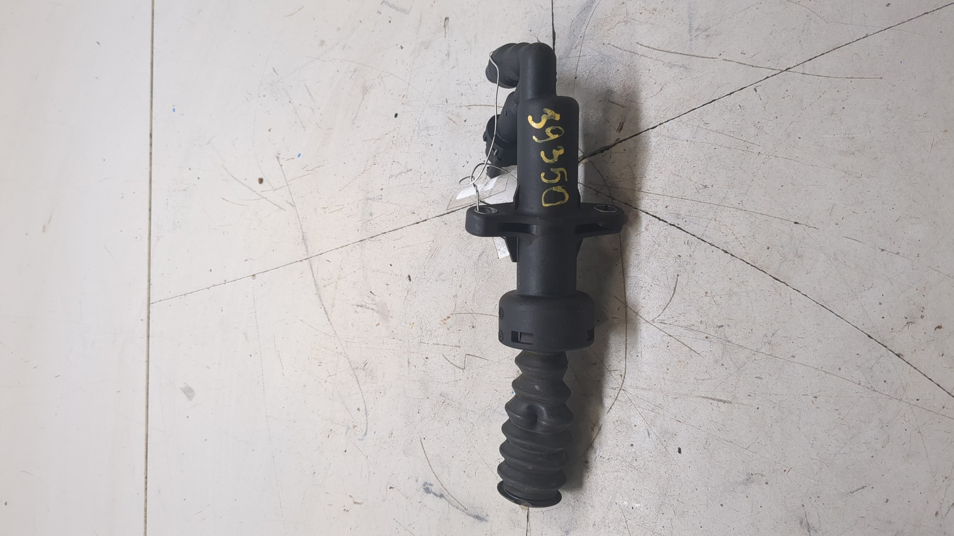 Цилиндр сцепления рабочий