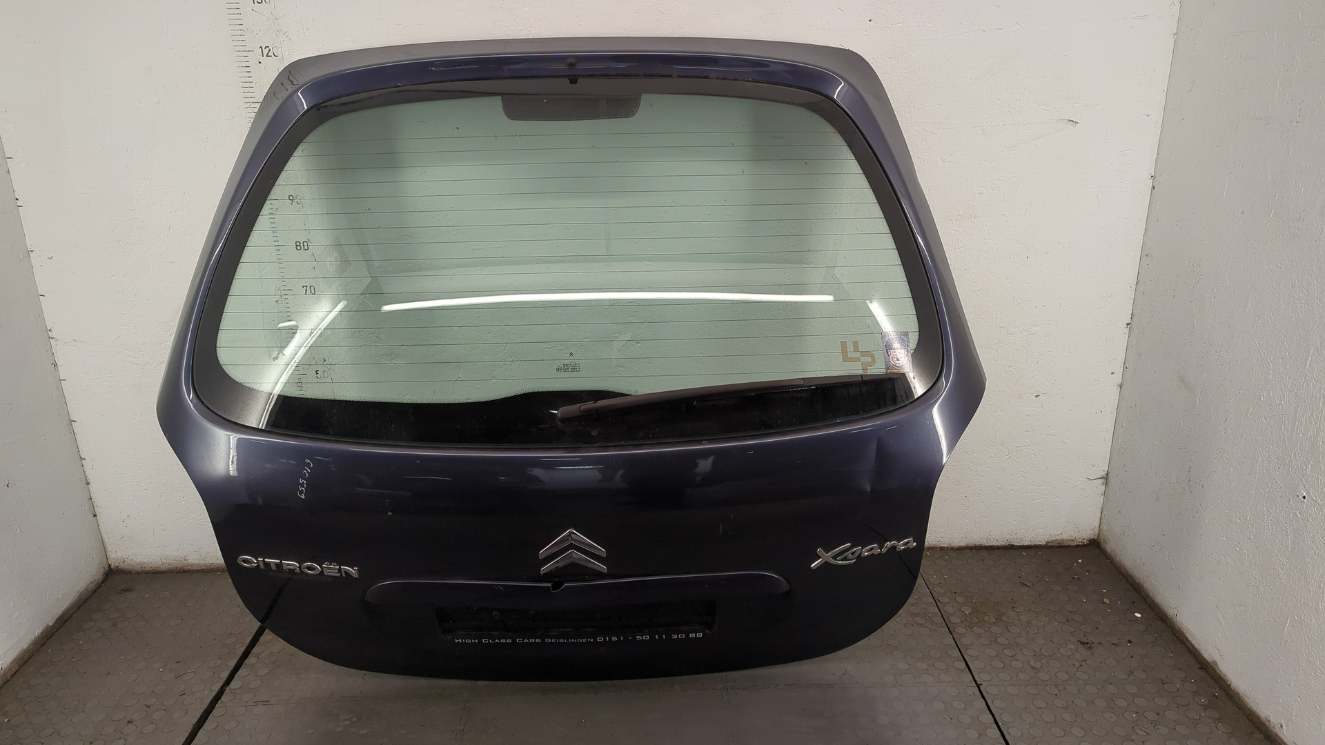 Дверь багажника